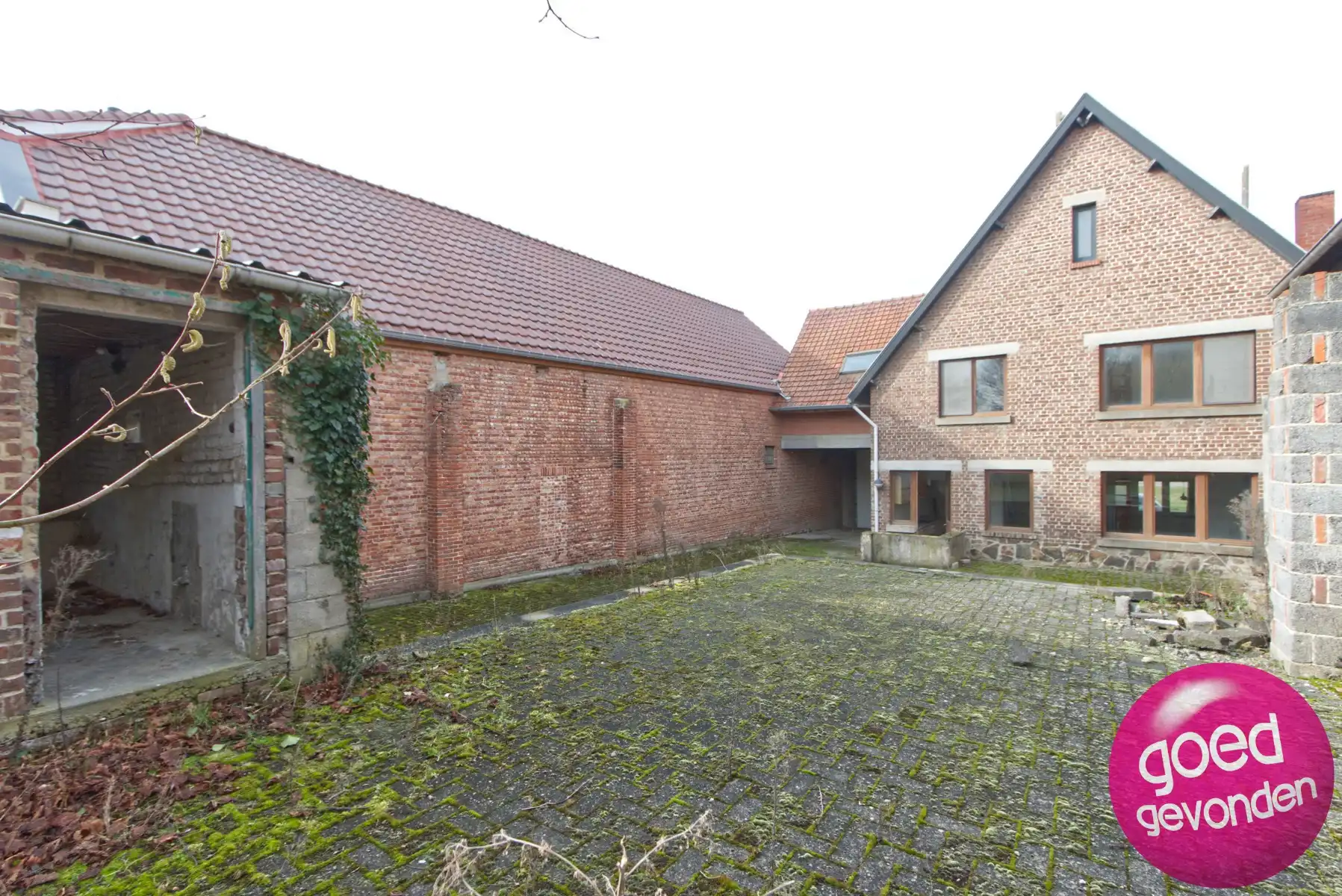 TE RENOVEREN WONING - 3 RUIME SLK - TERRAS - TUIN - PARKING foto 25
