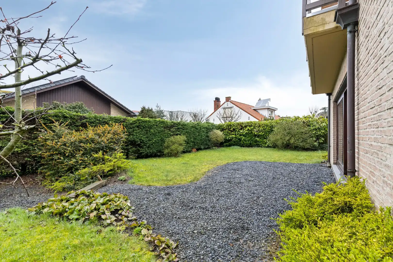 Ruim gelijkvloers appartement met grote tuin in een residentiële wijk ! foto 28