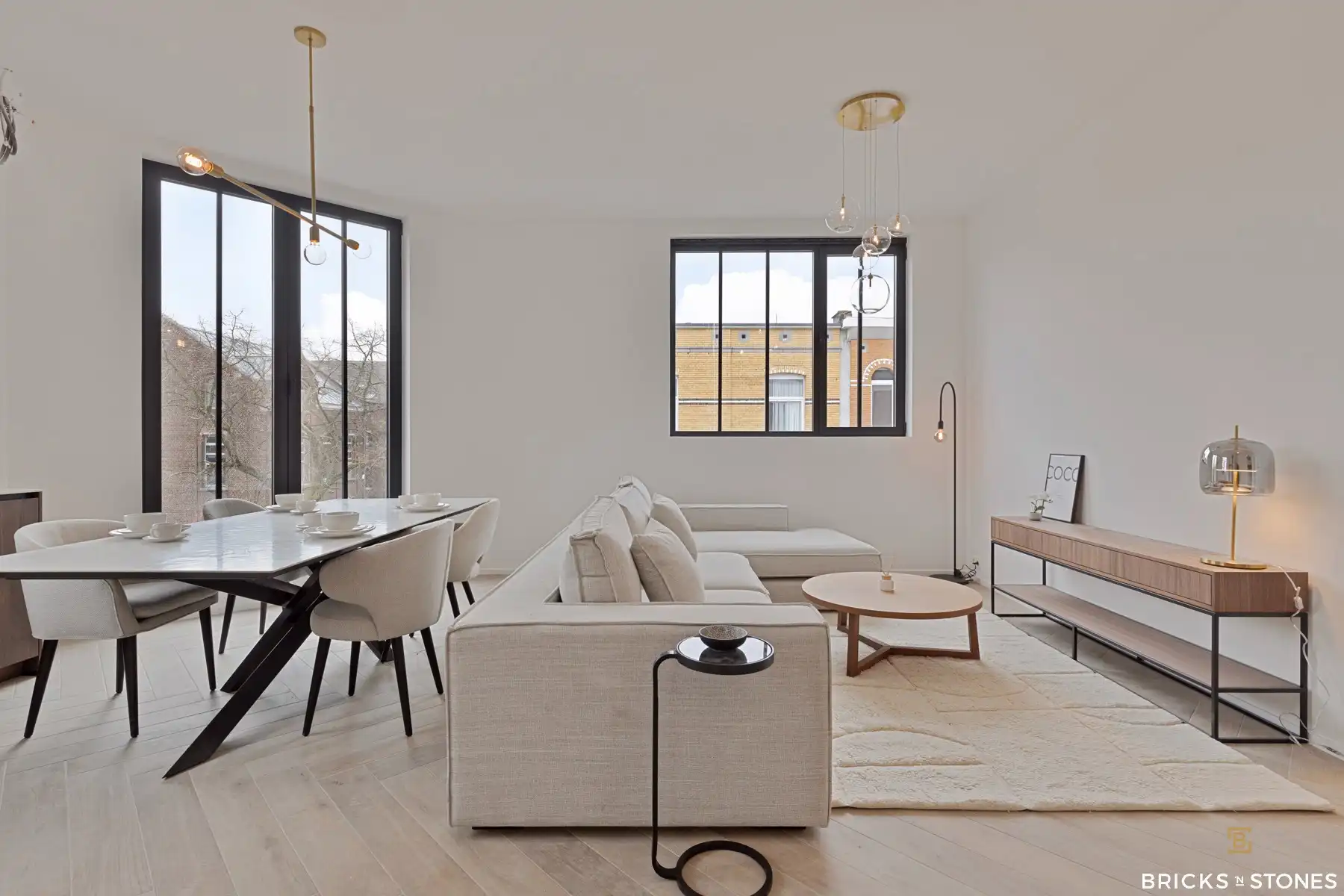 Luxueus gerenoveerd en bemeubeld 3 slaapkamer appartement foto 7