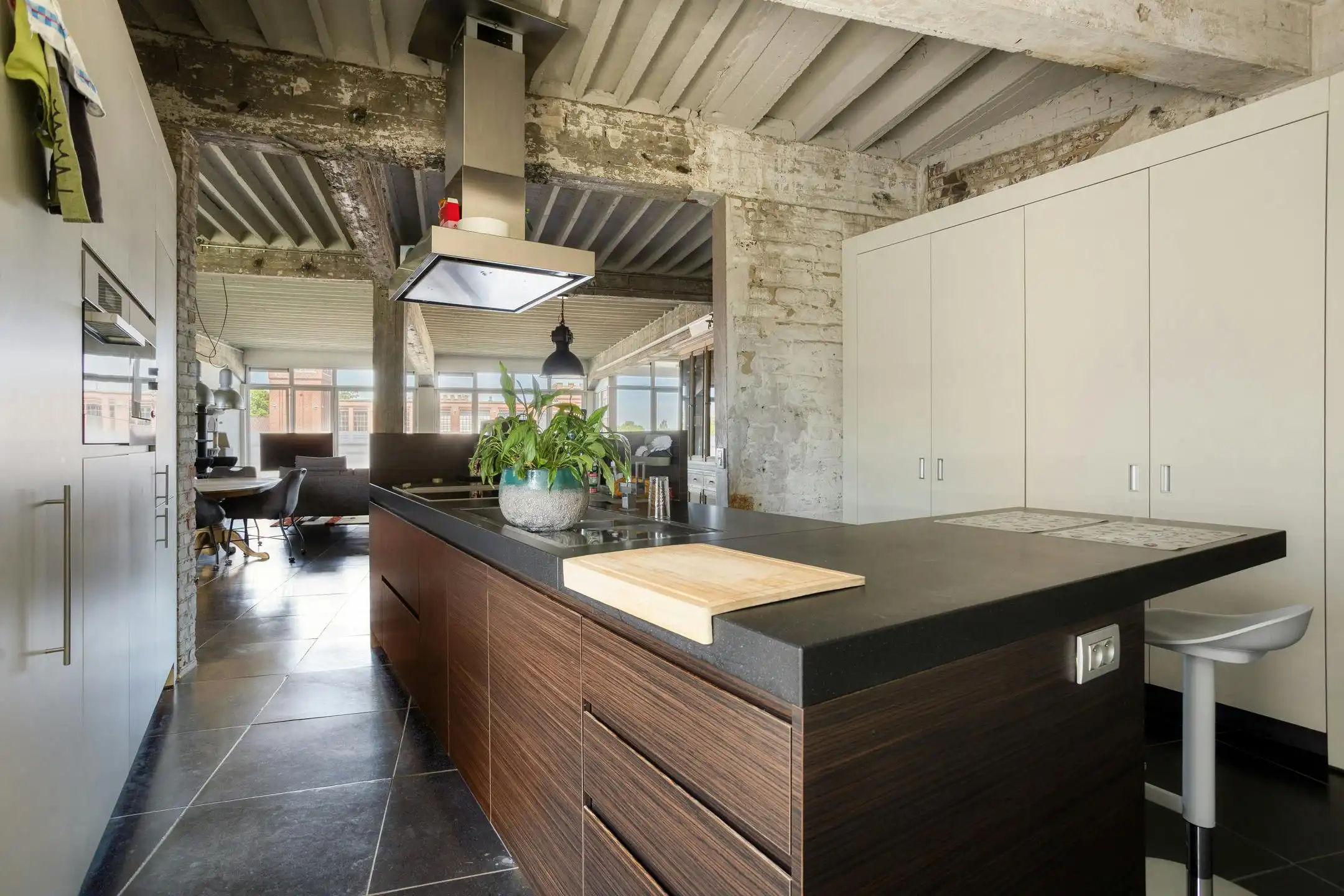 Stijlvolle designloft met zicht op het kanaal in hartje Kortrijk foto 9