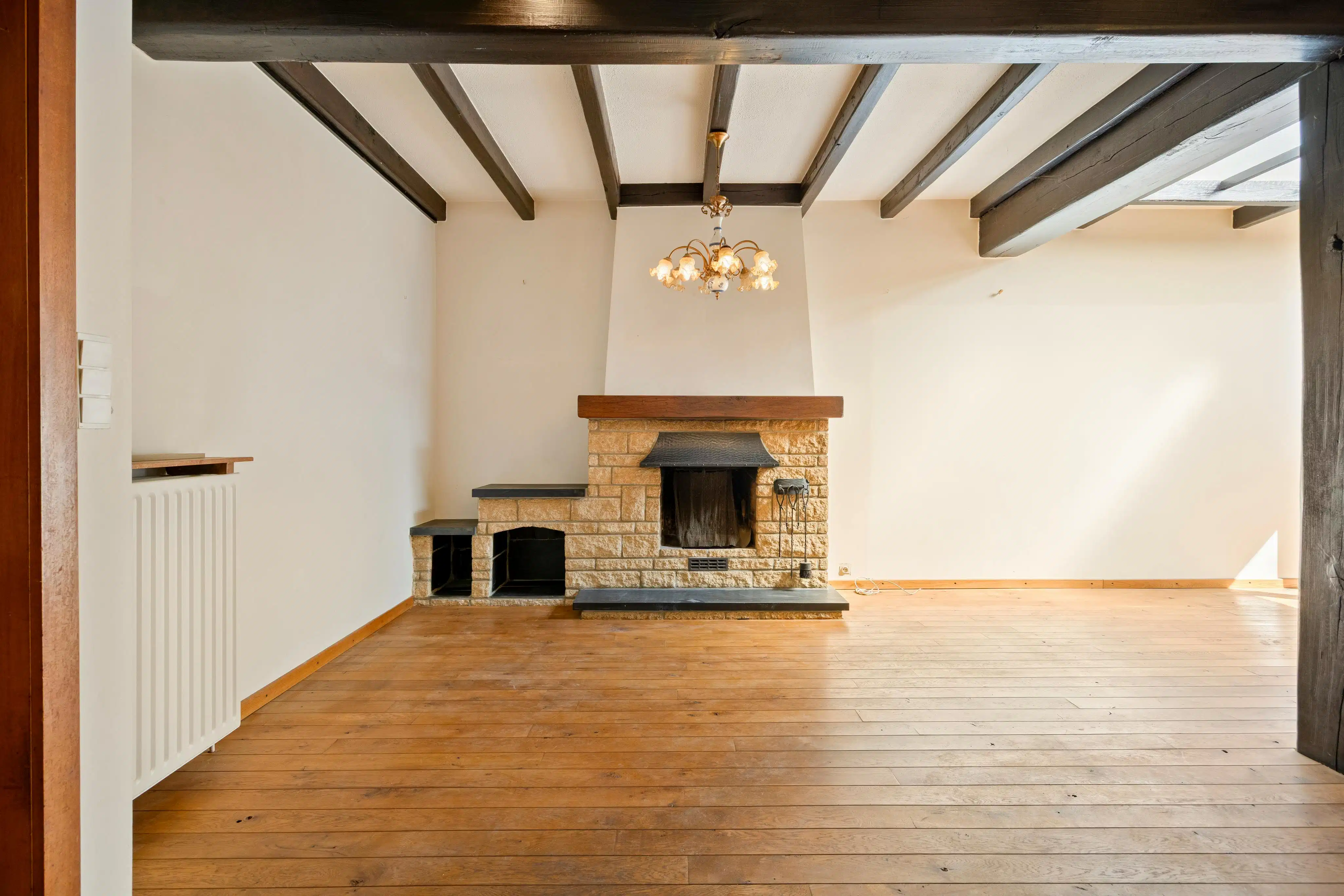 Charmant huis met veel potentieel te koop in Kapellen! foto 5