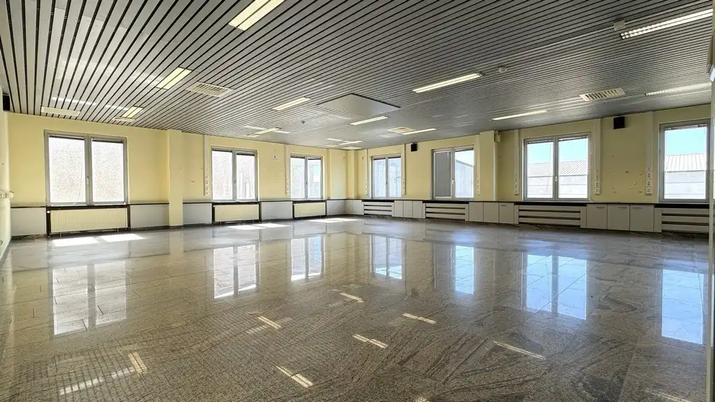Budgetvriendelijke kantoren te huur vlakbij afrit E17 in Deinze foto 3