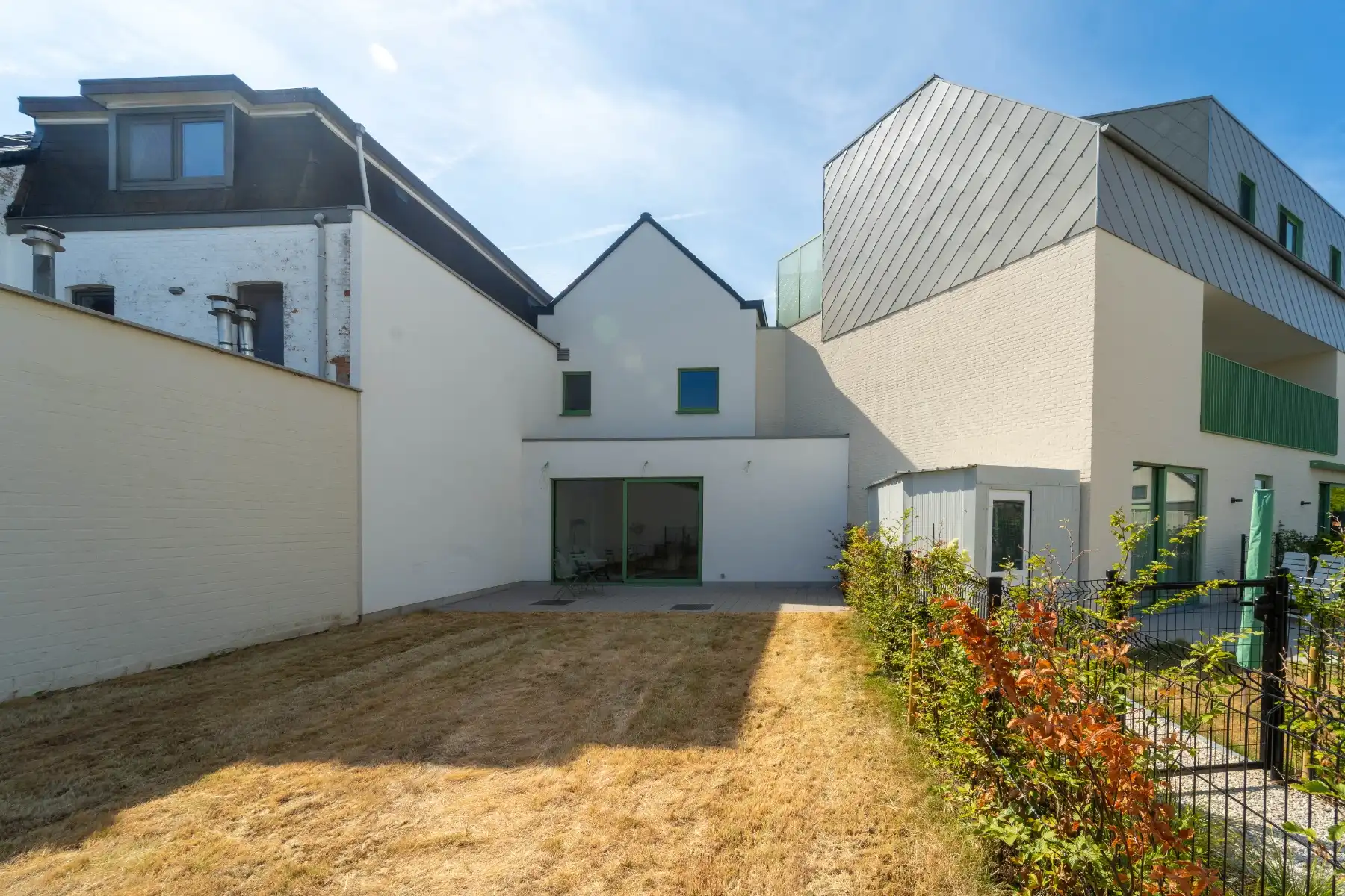 Ruime woning met 4 slpk's en tuin foto 33