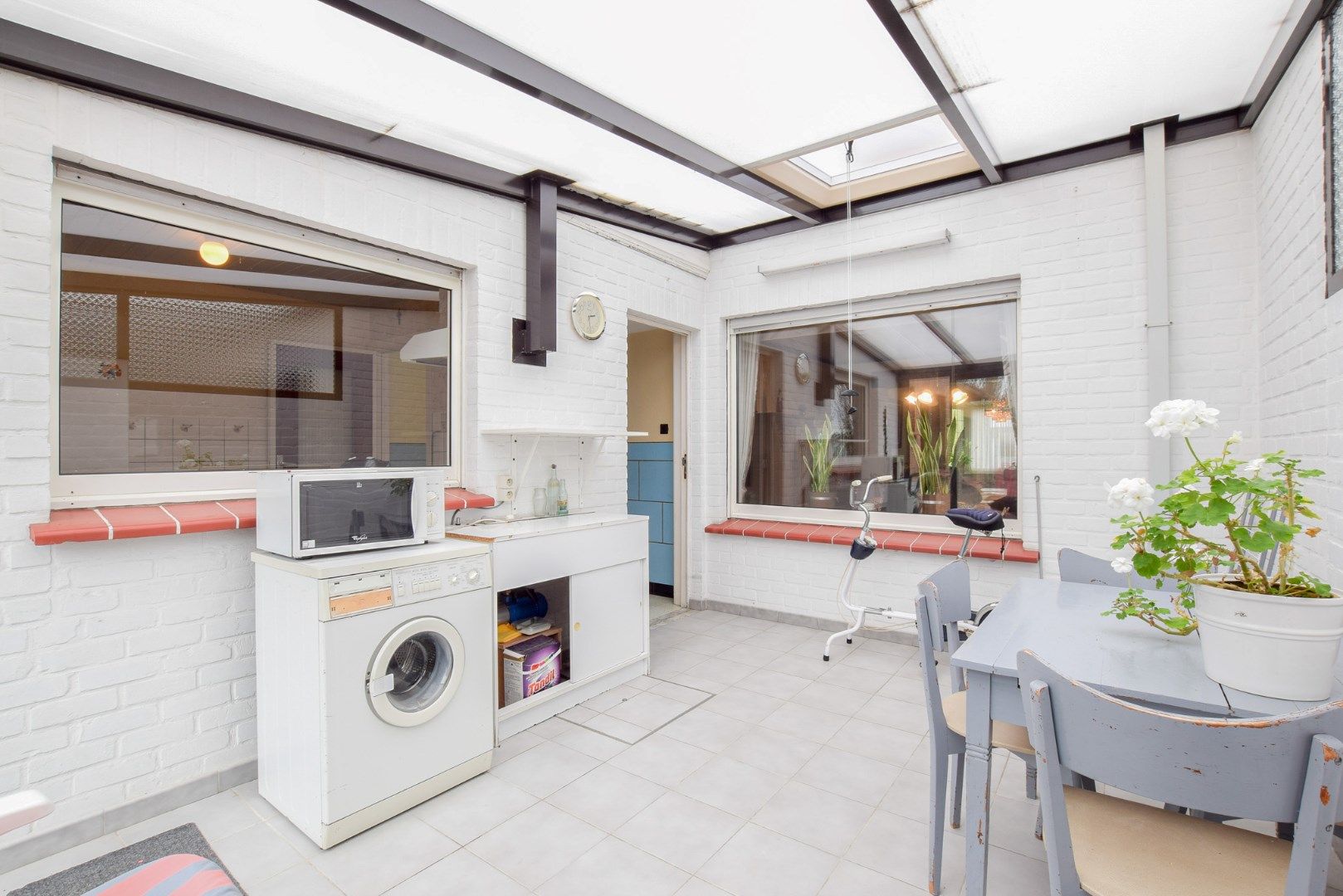 Te renoveren gezinswoning met 4 slaapkamers vlakbij het centrum van Middelkerke foto 6