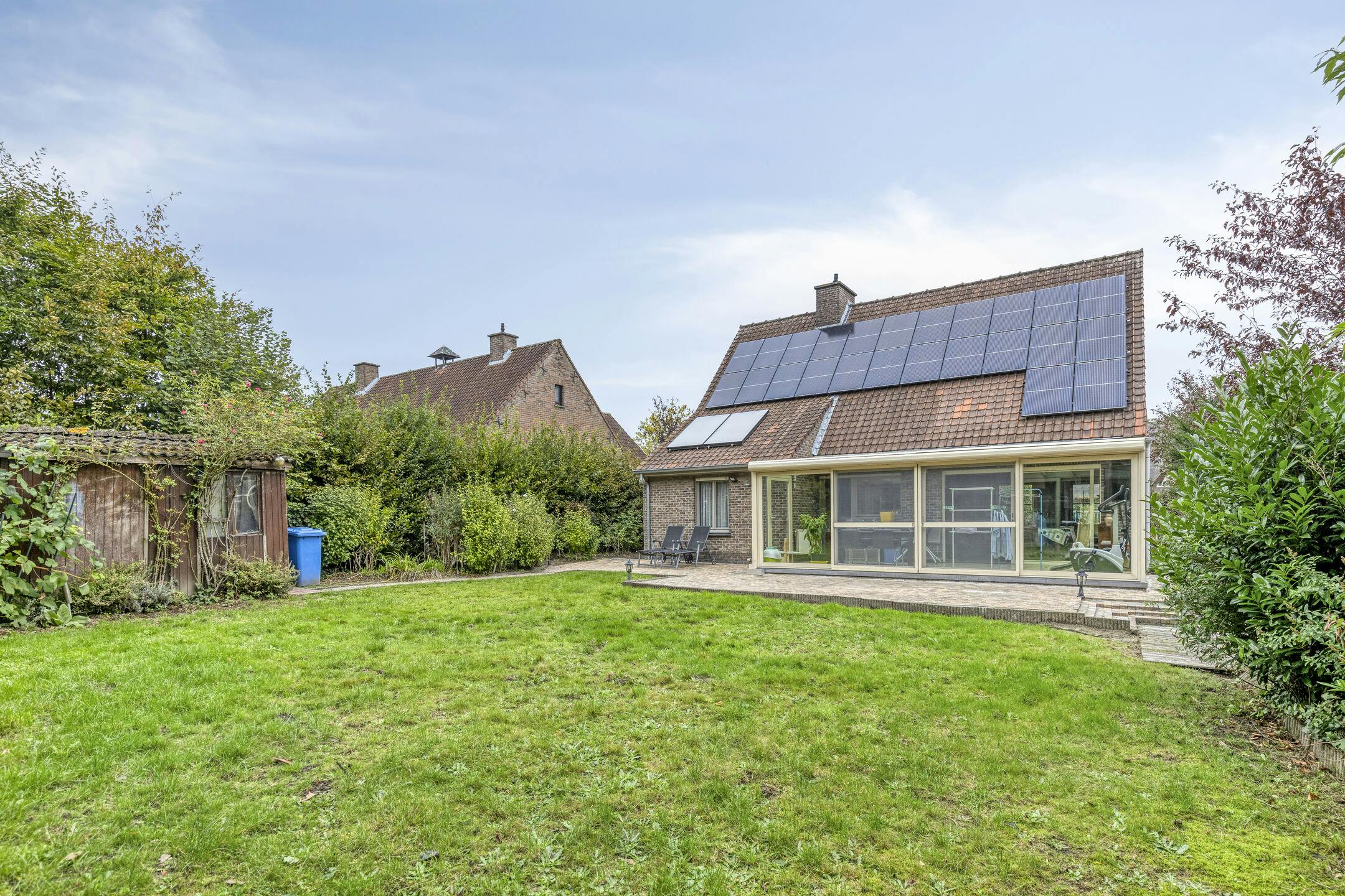 Te renoveren villa met 5 slpk en tuin in Marke foto 17