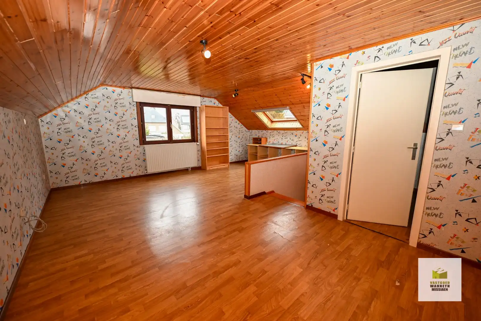 Ruime onderkelderde woning met 4 slpk en garage op rustige ligging in het centrum  foto 19