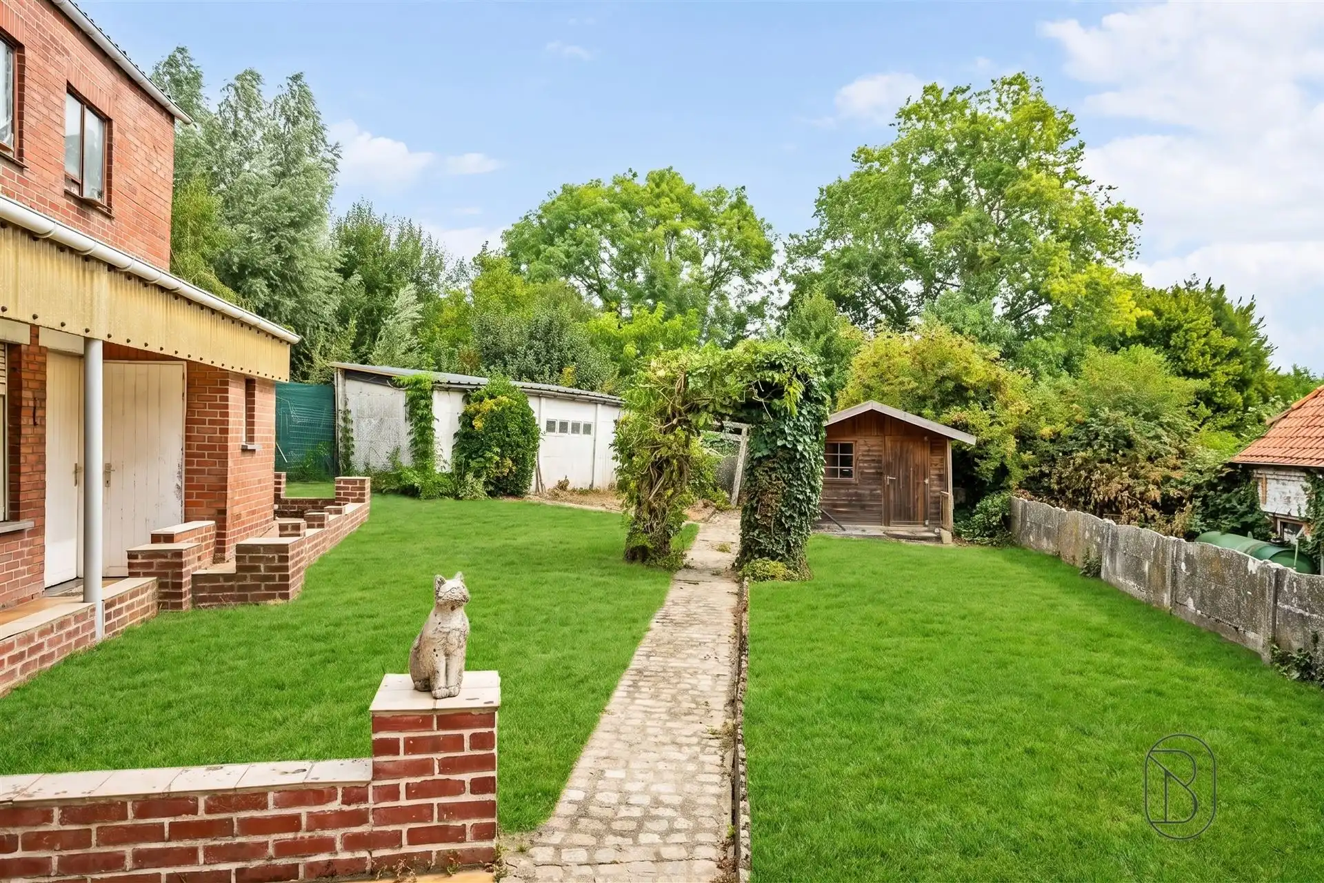 Ruime te renoveren woning met 4slk & tuin op de Valkenberg foto 18