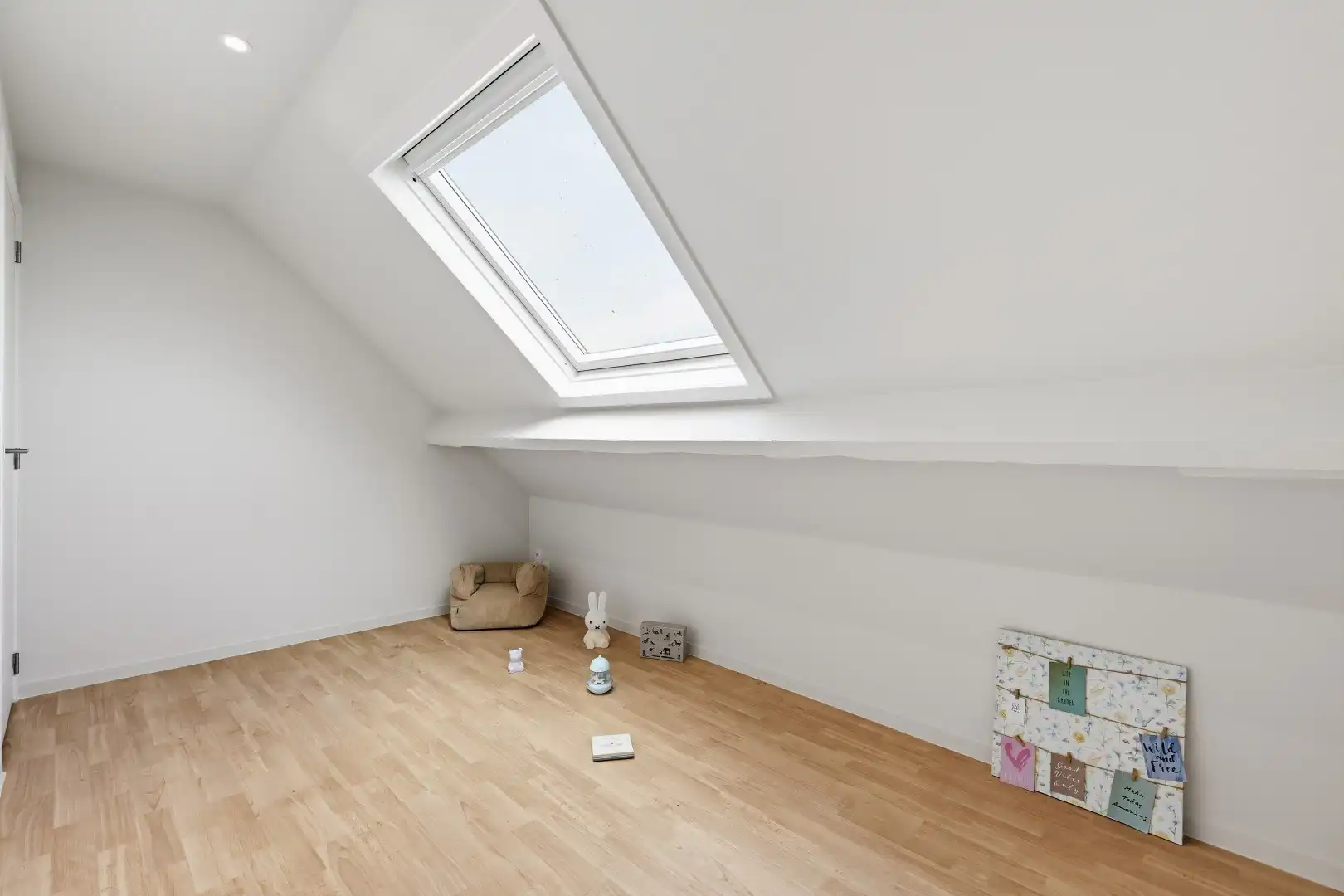 Luxueus gerenoveerde gezinswoning met uitweg, EPC B en 3 slaapkamers foto 15