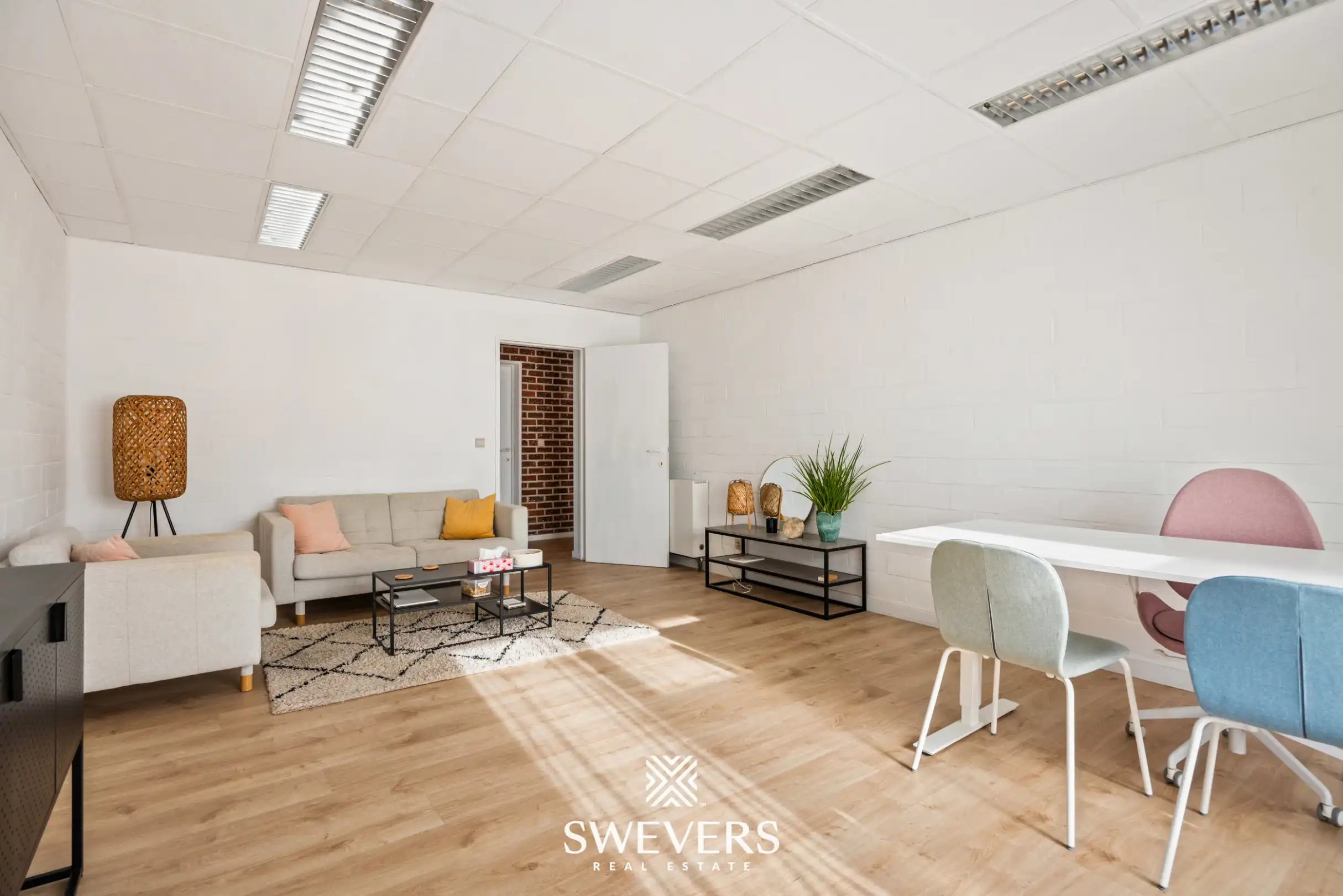 Instapklare belegging: verhuurd kantoor en appartement met ruime parking foto 20