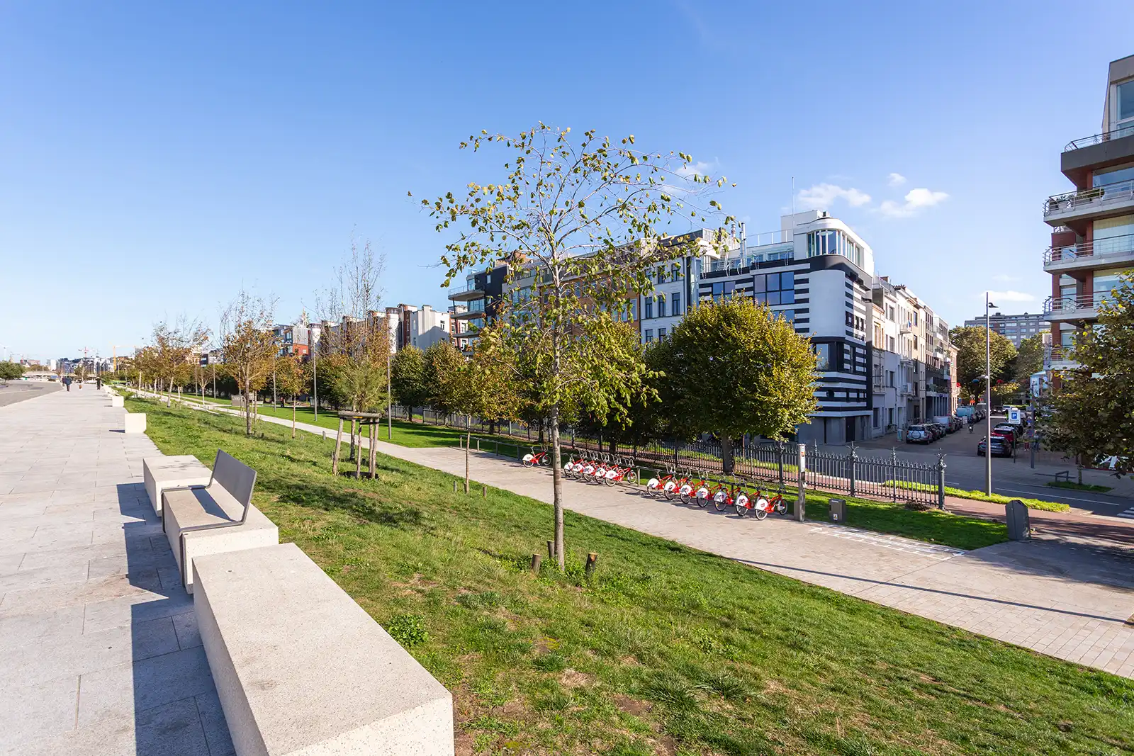 Luxueus en gemeubeld appartement met twee terrassen en parking op het Zuid foto 30