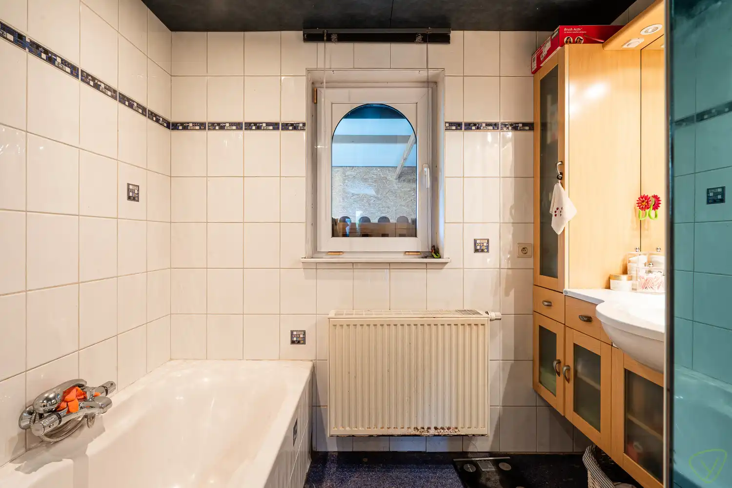 Ruime en moderne woning te koop in een rustige woonwijk net buiten het centrum met 3 slaapkamers, bureau en tuin - perfect voor comfortabel en gezinsvriendelijk wonen! foto 18