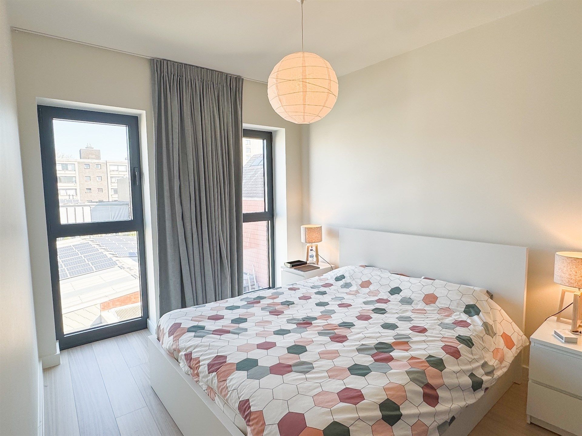 Lichtrijk nieuwbouw appartement met terras en garageplaats foto 6