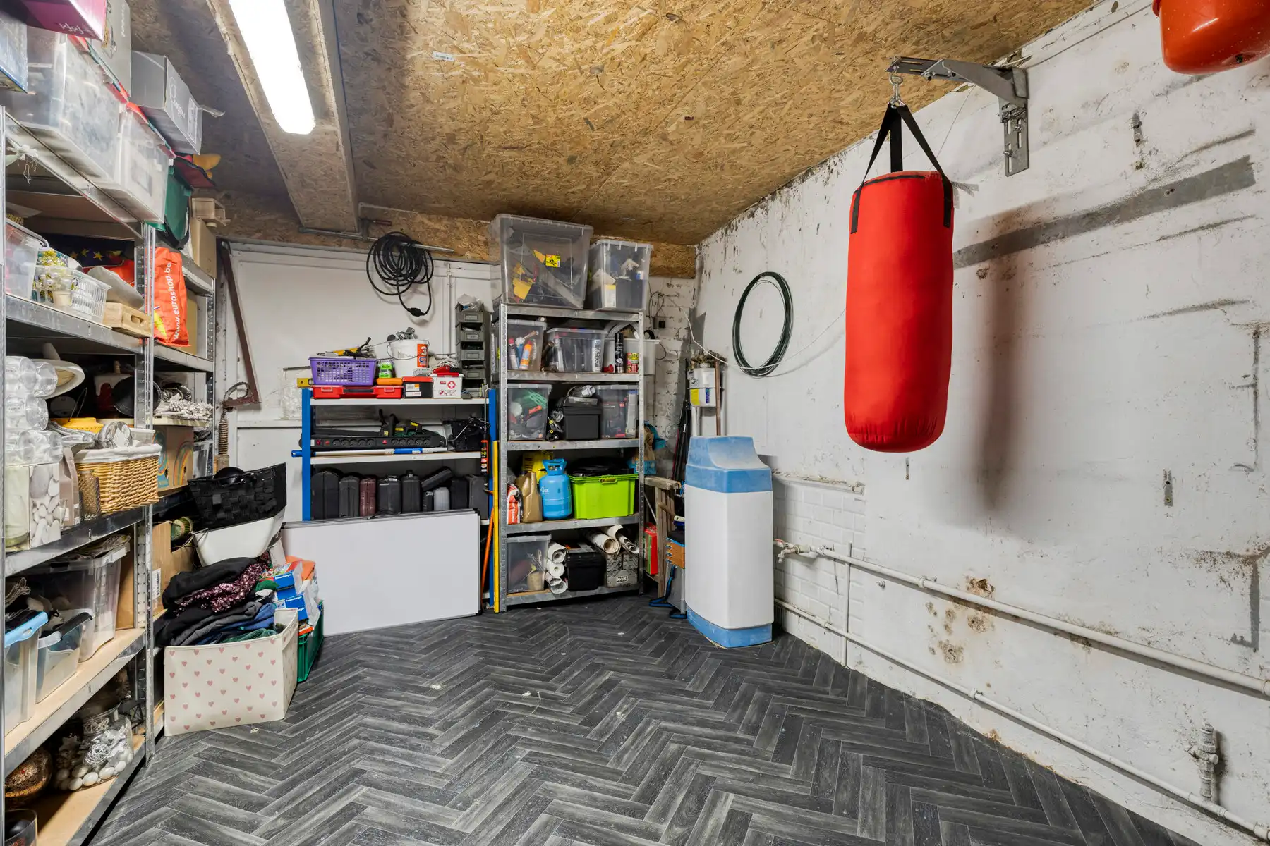 Goedgelegen woning met tuin en garage! foto 21