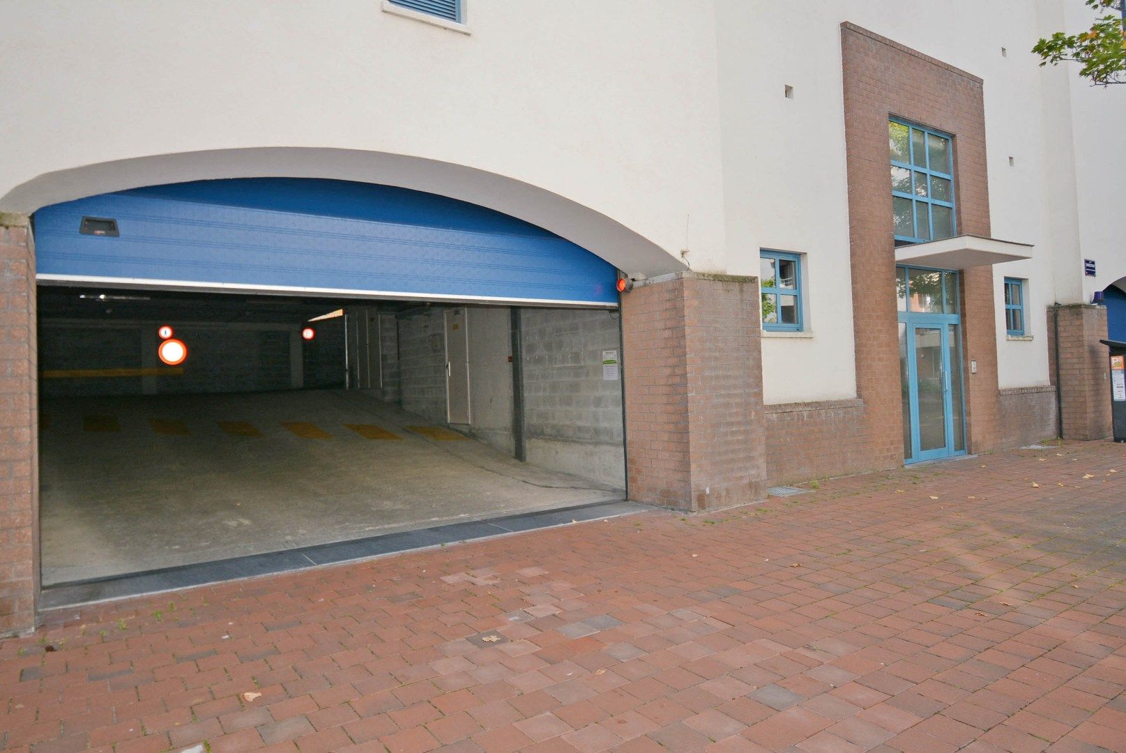 gemakkelijke toegankelijke garagebox centraal gelegen foto 2