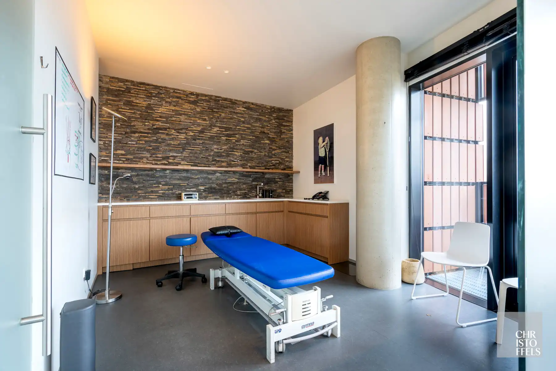 Moderne kantoor/praktijk- ruimte (221m²)  in het iconische Botta-gebouw, centraal gelegen te Genk foto 14