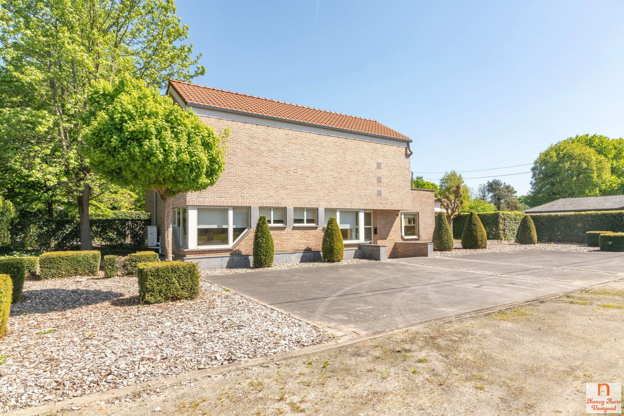 Uitzonderlijke woning met kantoorruimte op toplocatie foto 2