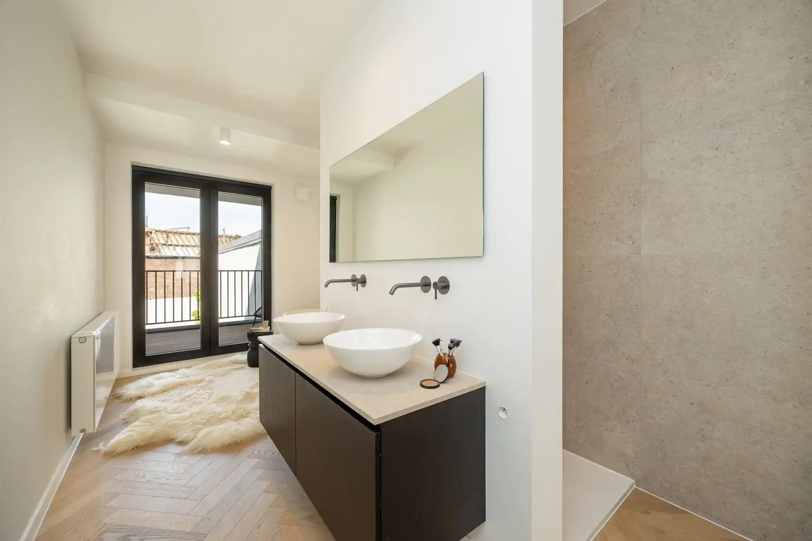 Luxueuze gerenoveerde herenwoning op toplocatie foto 16