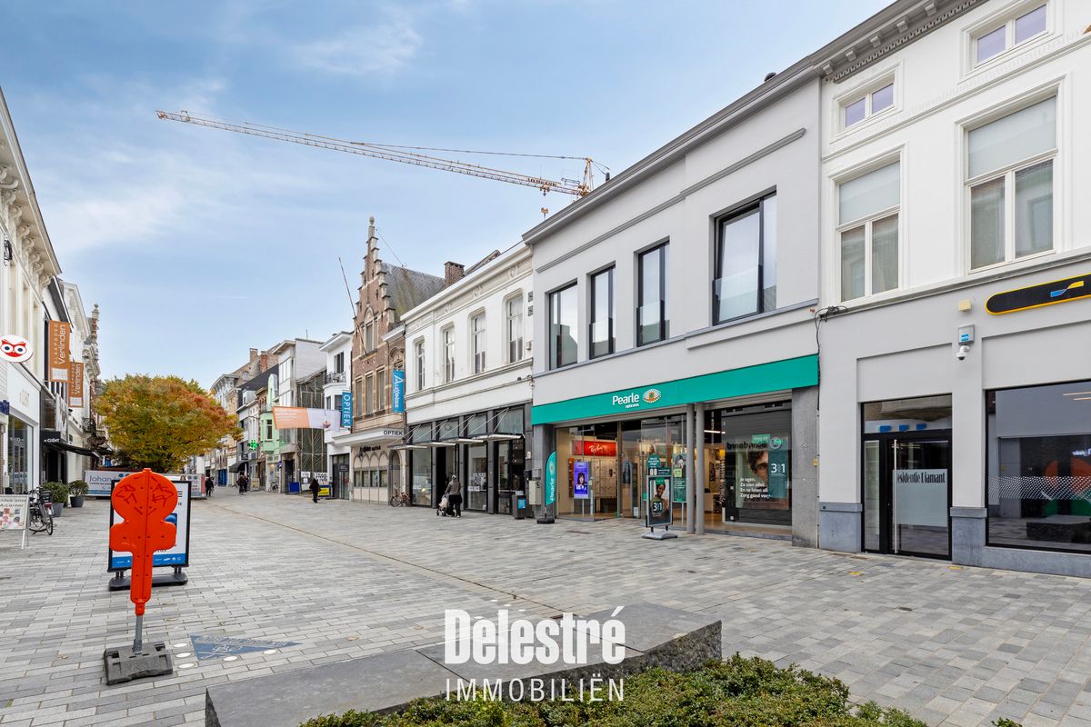 Opbrengsteigendom verhuurd aan PEARLE OPTICIENS  foto 3