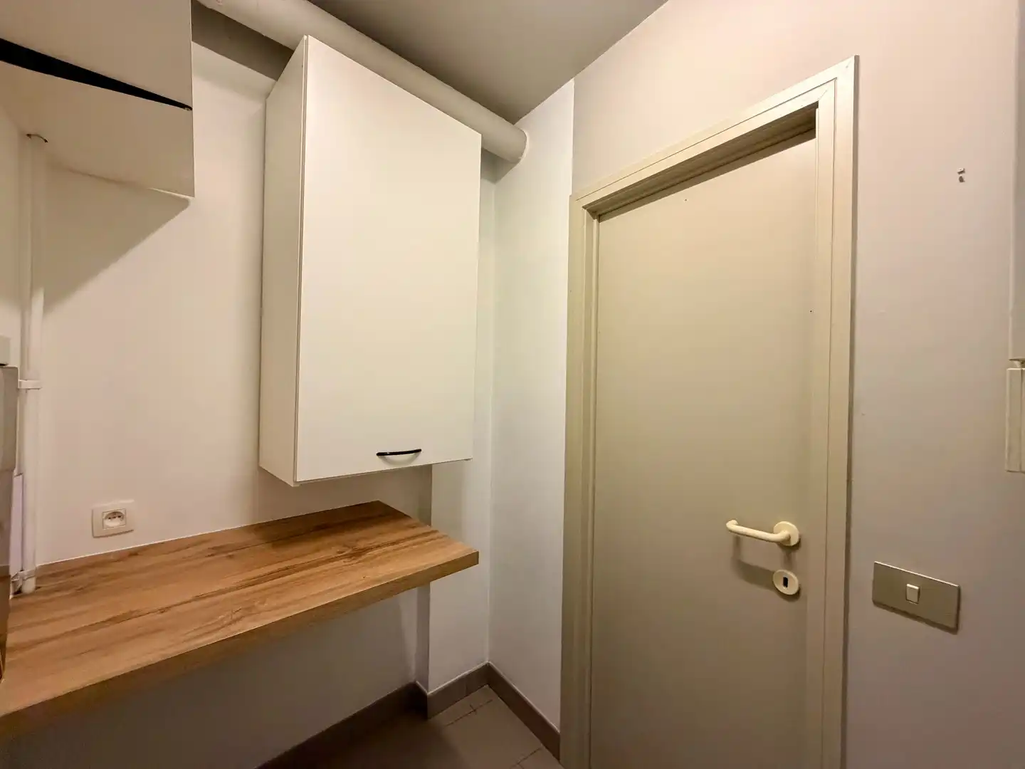 Instapklaar tweeslaapkamerappartement met ruim terras & kelder in centrum Roeselare! foto 5