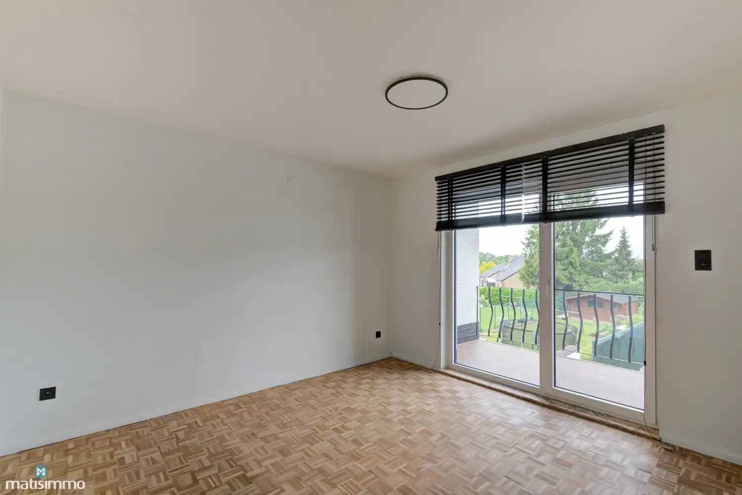 VOLLEDIG GERENOVEERDE EN ENERGIEZUINIGE WONING MET DUBBELE GARAGE EN OPSLAGRUIMTE IN HERDEREN foto 14