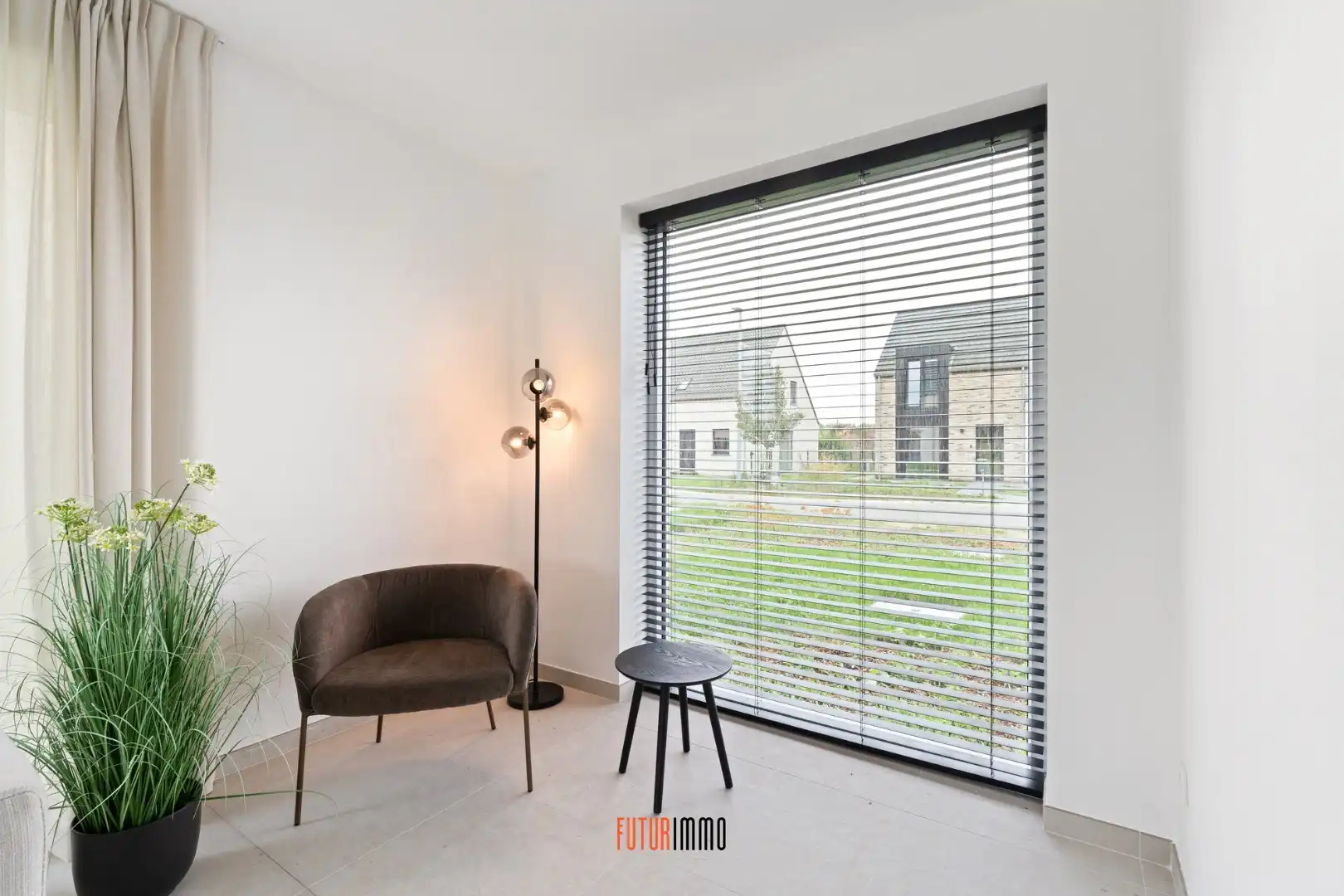 Nieuwbouwwoning met garage foto 6