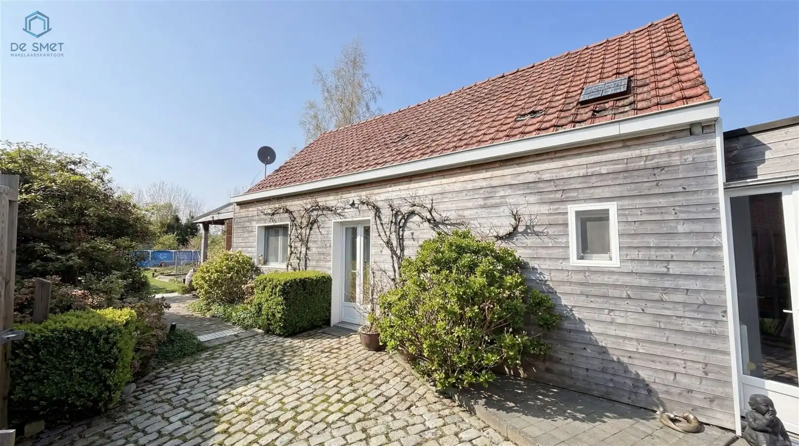 Ruime woning met 3 slaapkamers en aparte praktijkruimte te Goeferdinge foto 2