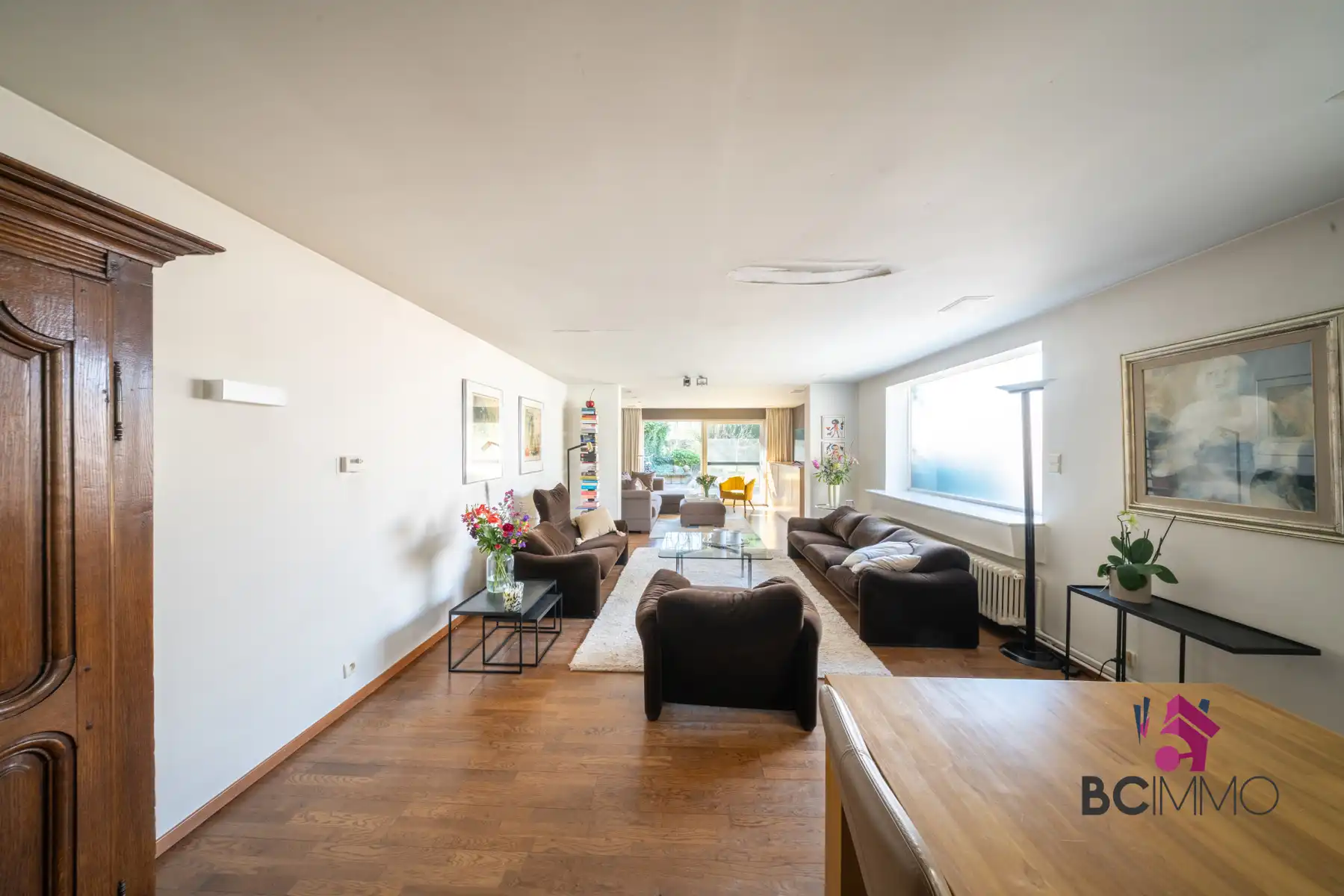 Ruime woning met praktijkruimte en 6 slaapkamers te Genk foto 6