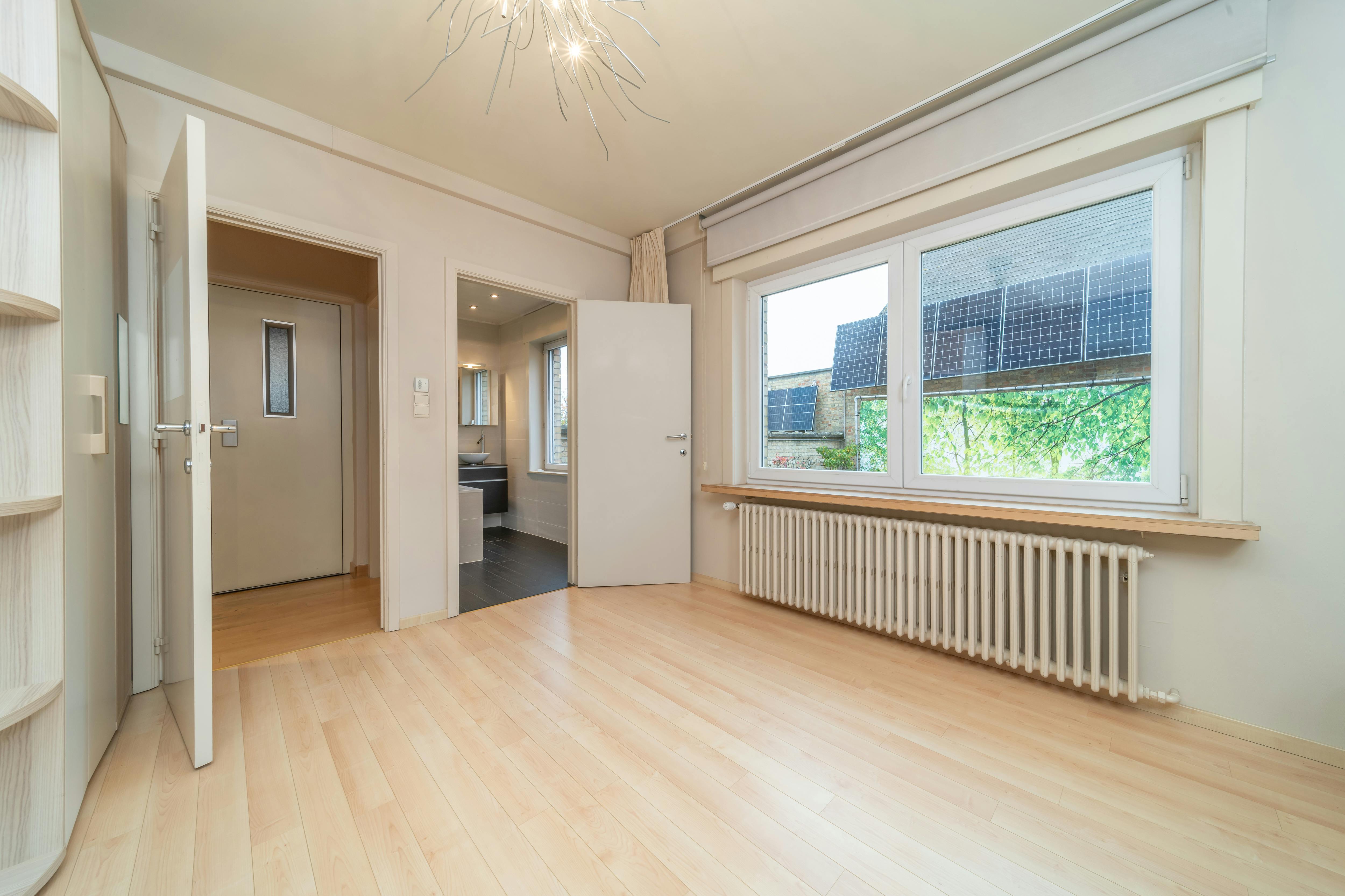 Riante woning met handelsgelijkvloers te koop in het centrum van Veurne. foto 21