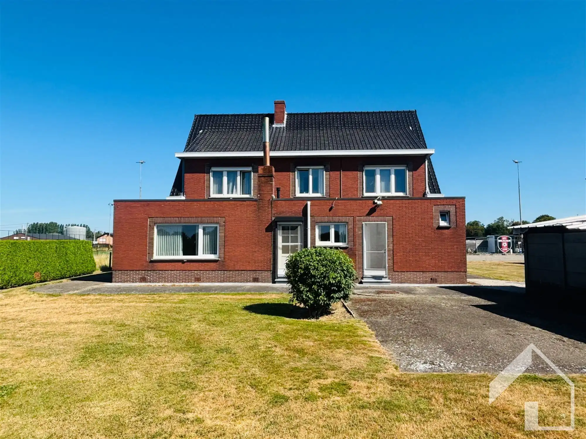 Te renoveren woning op een perceel van 1984m2 foto 2