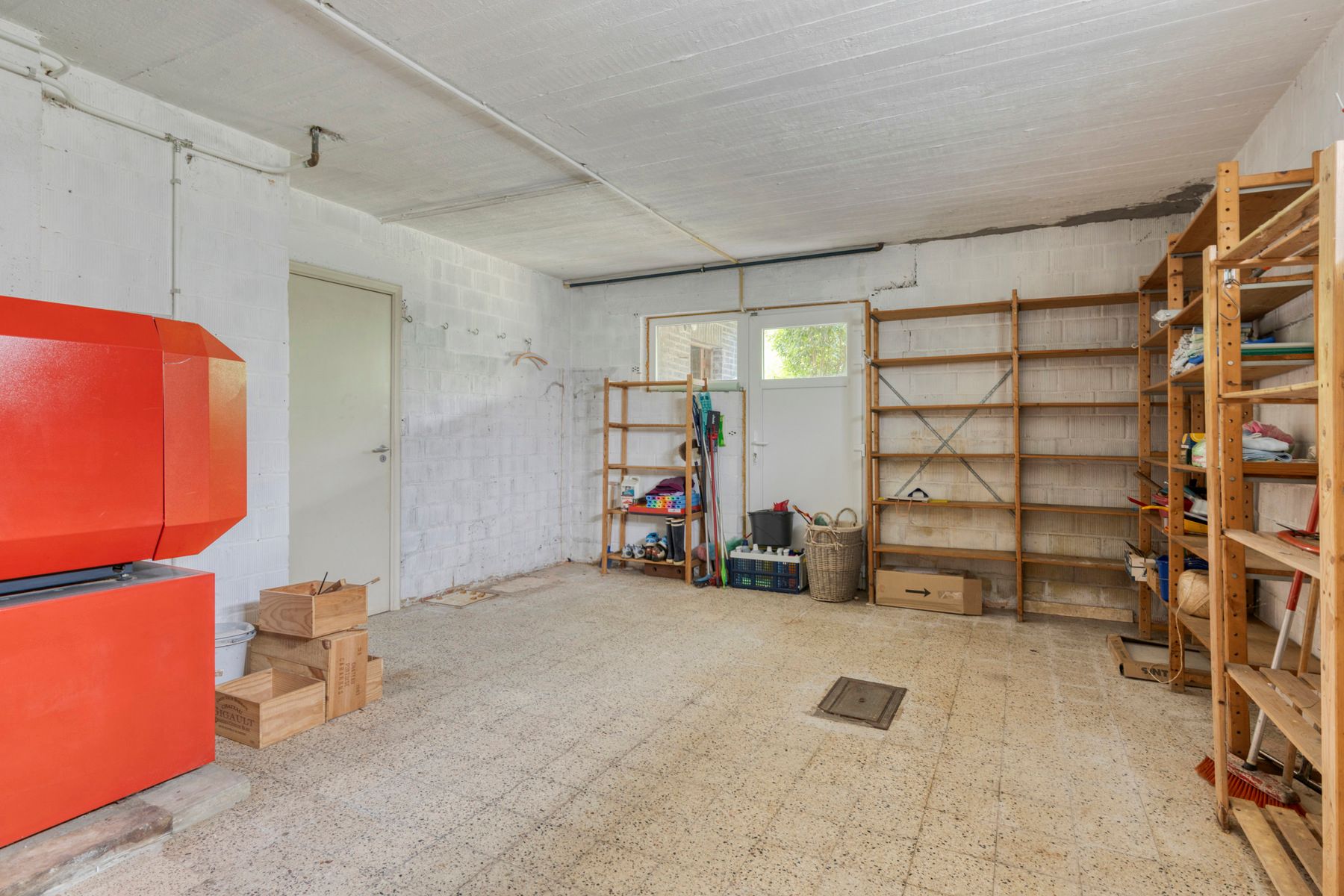 Residentieel gelegen villa met 4 slaapkamers en bureel foto 24