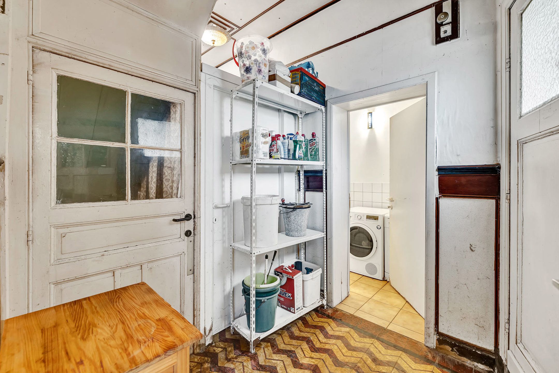 Ruime te renoveren woning op 12a 80ca gelegen in het centrum van Gooik foto 9