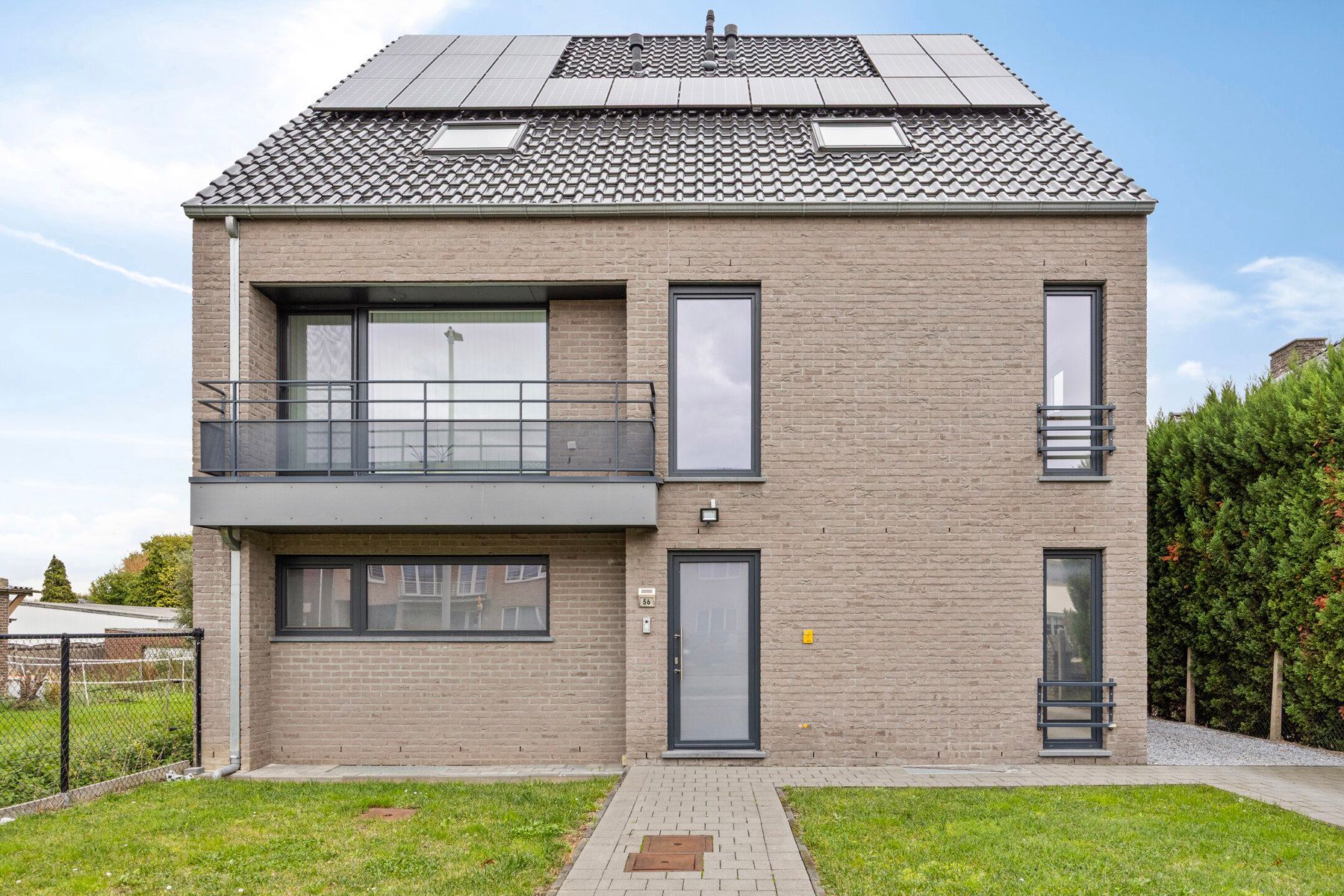 PRACHTIG AFGEWERKT EN ENERGIEZUINIG DUPLEX-APPARTEMENT (123 M2 WOONOPPERVLAKTE) (BRON: EPB) MET 2 SLAAPKAMERS, RUIM &nbsp;EN ZONOVERGOTEN TERRAS, EN AUTOSTANDPLAATS EN TUINBERGING TE NEERHAREN!&nbsp; foto 16