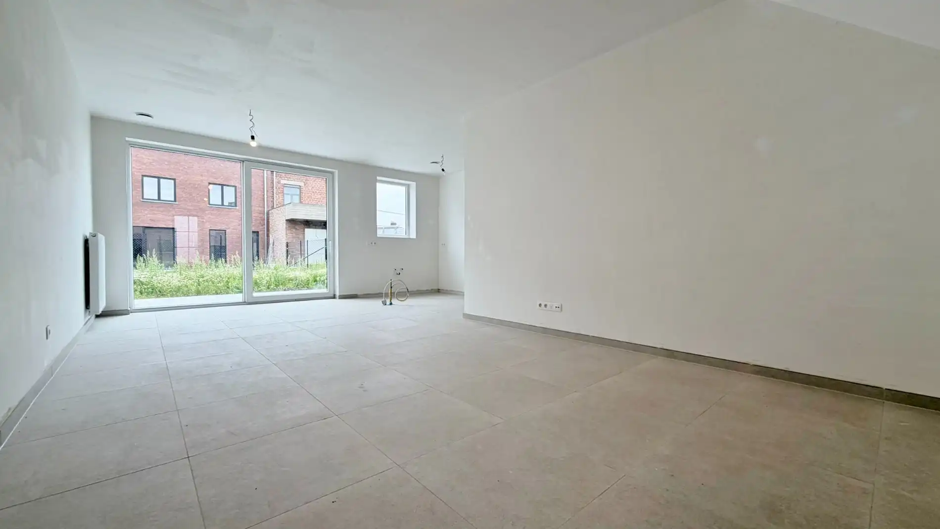 Energiezuinige instapklare woning met garage en tuin, rustig en heel centraal gelegen ( 6% BTW )  foto 3
