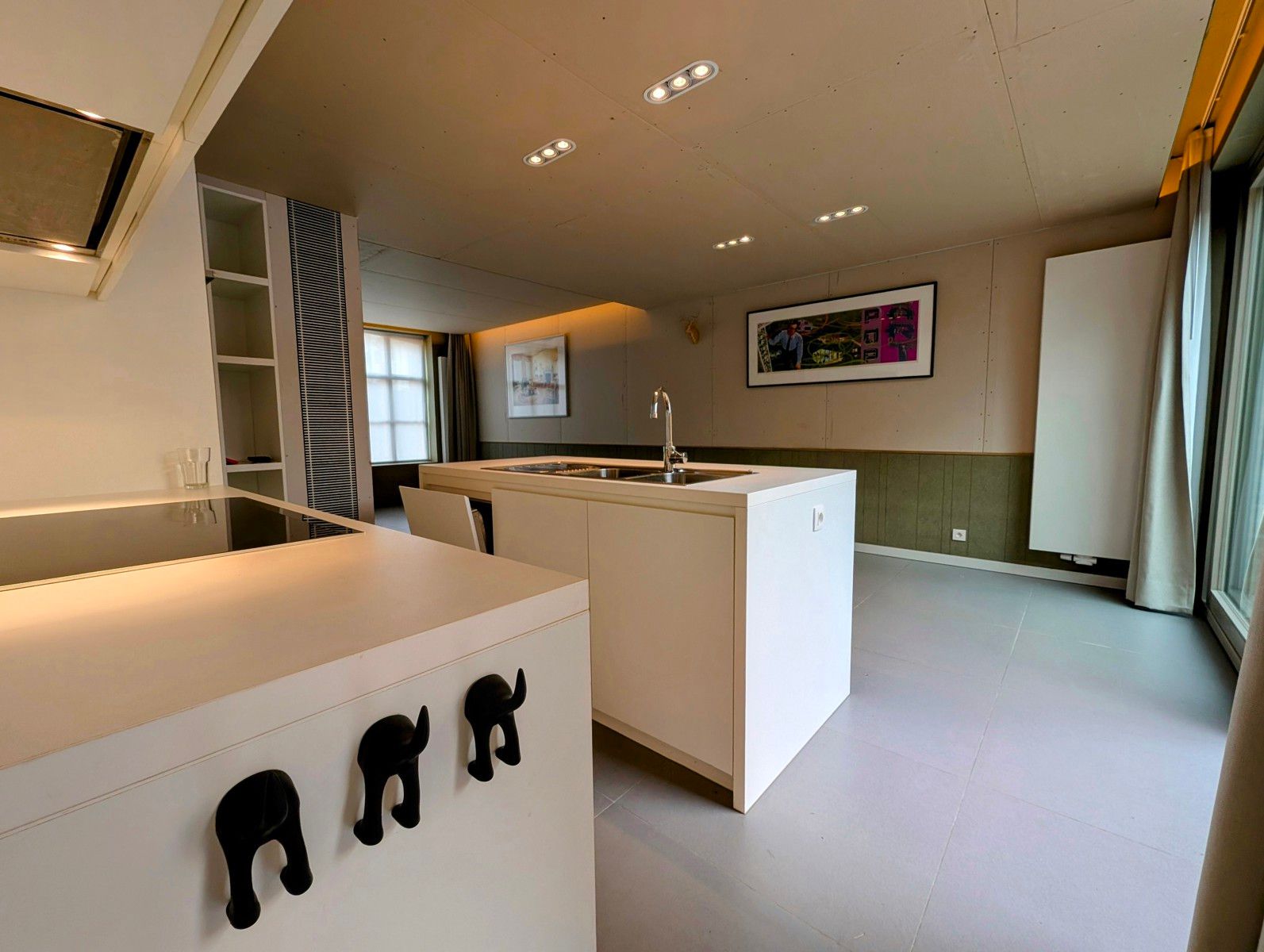 Te koop. Luxe gerenoveerde woning met wellness en garage – 4 slpks – vlakbij zee – instapklaar! foto 4