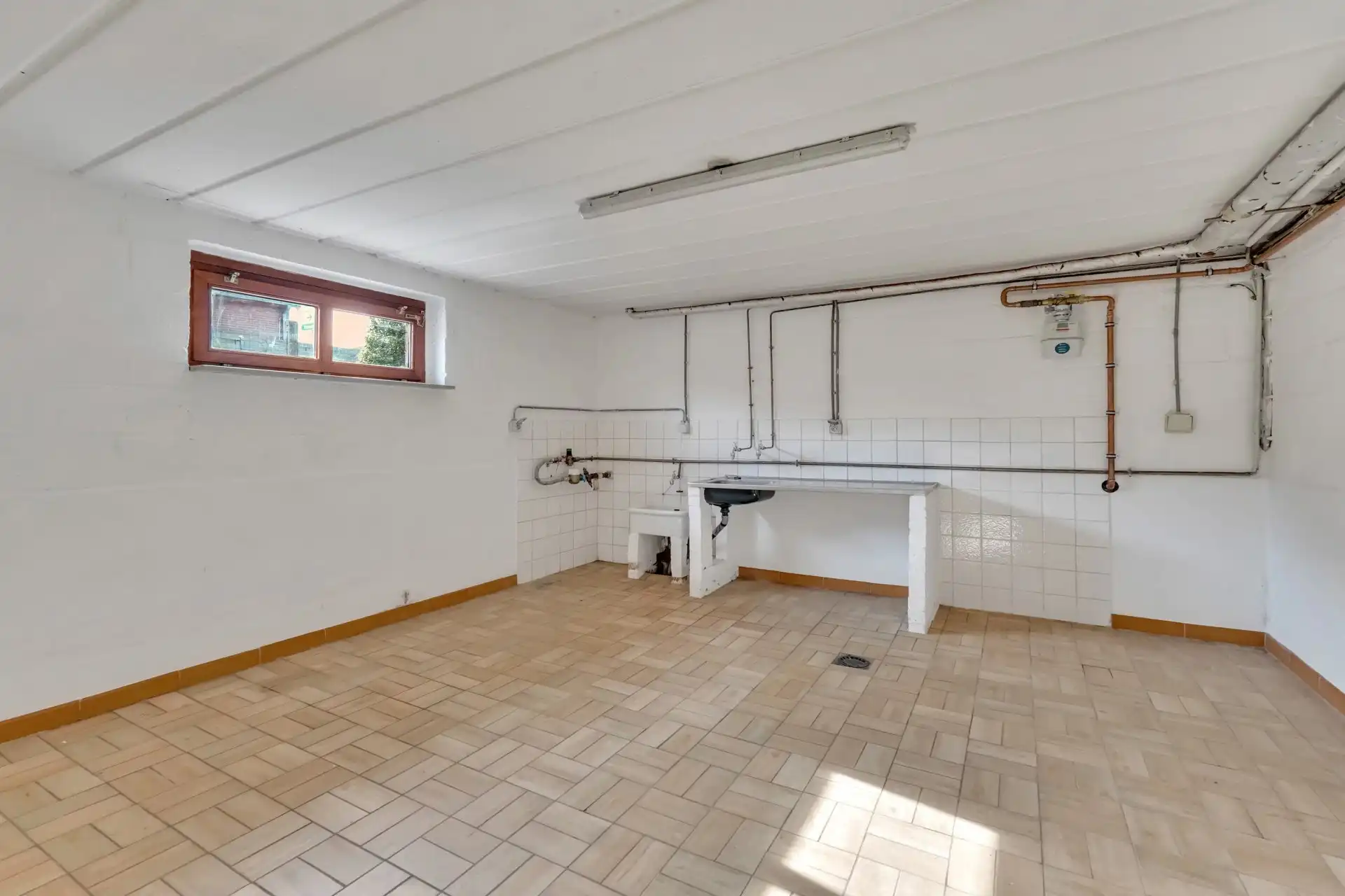 Vrijstaande, gelijkvloerse woning met zolder en kelder foto 18