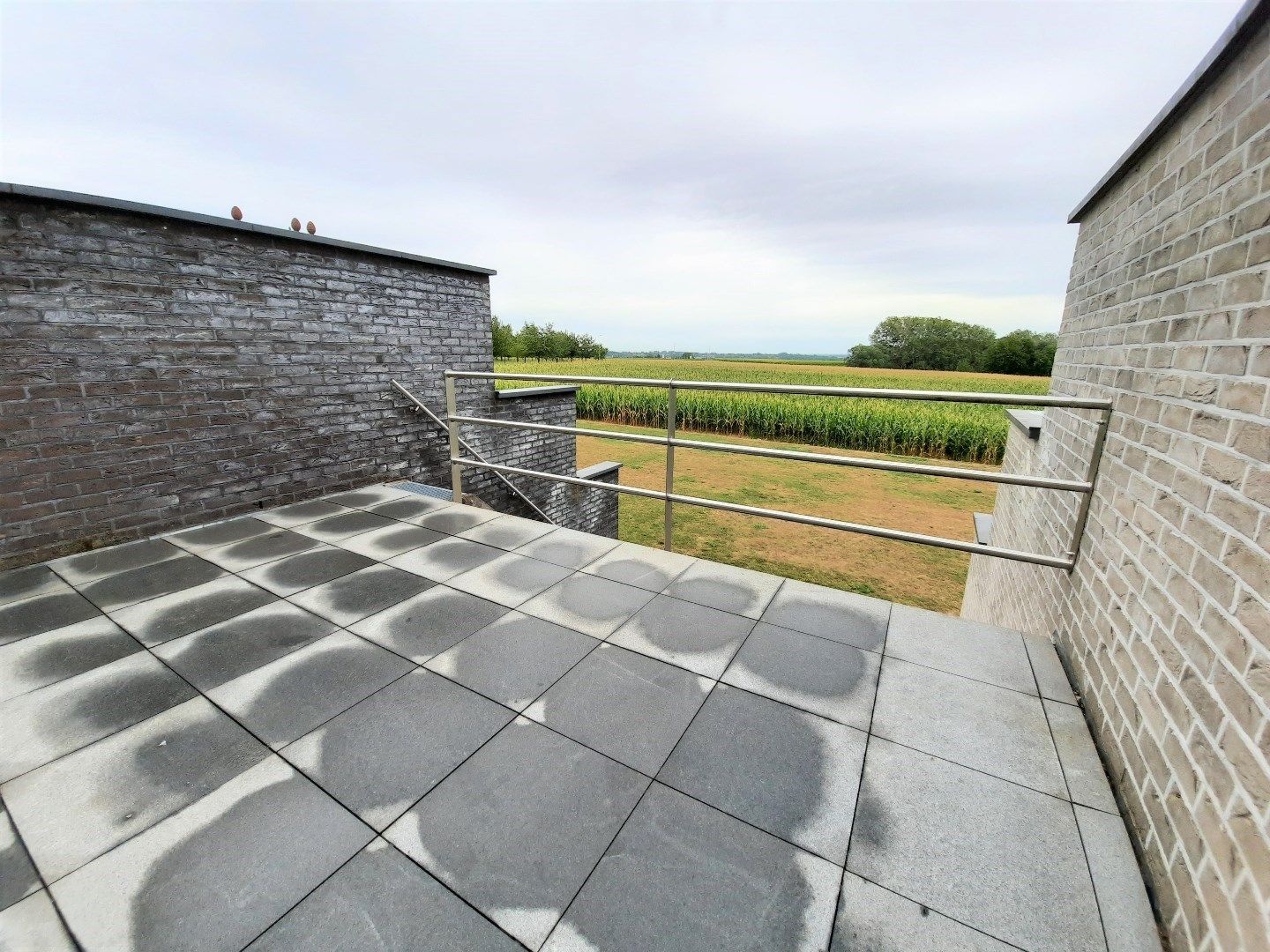 MODERNE LOFTWONING MET TUIN EN 2 GARAGES foto 6