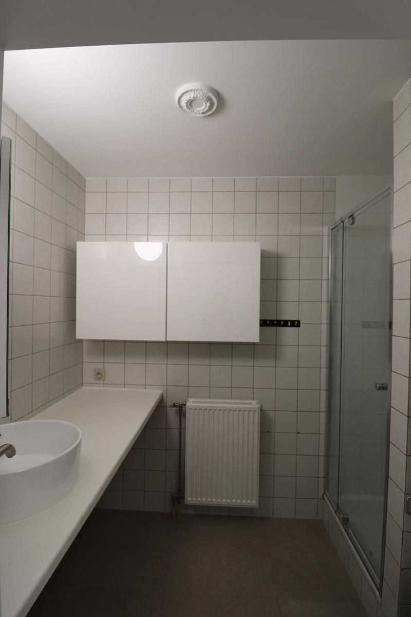 Een gerenoveerd appartement op de eerste verdieping achteraan met autostaanplaats foto 5