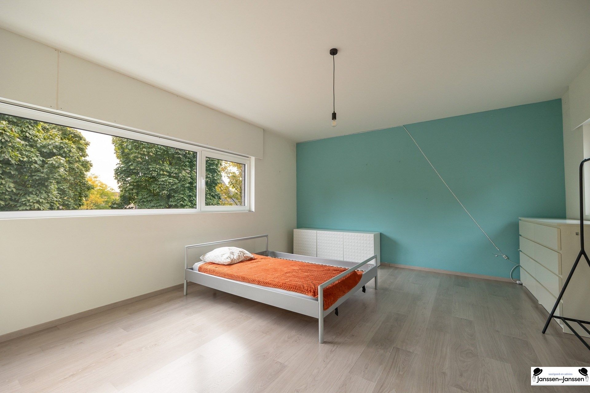 Instapklare, volledig gerenoveerde woning op royaal perceel! foto 23