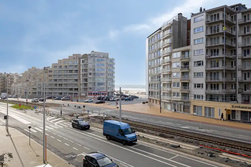 Luxueus appartement, parkeerplaats en ruim terras met zeezicht! foto 6