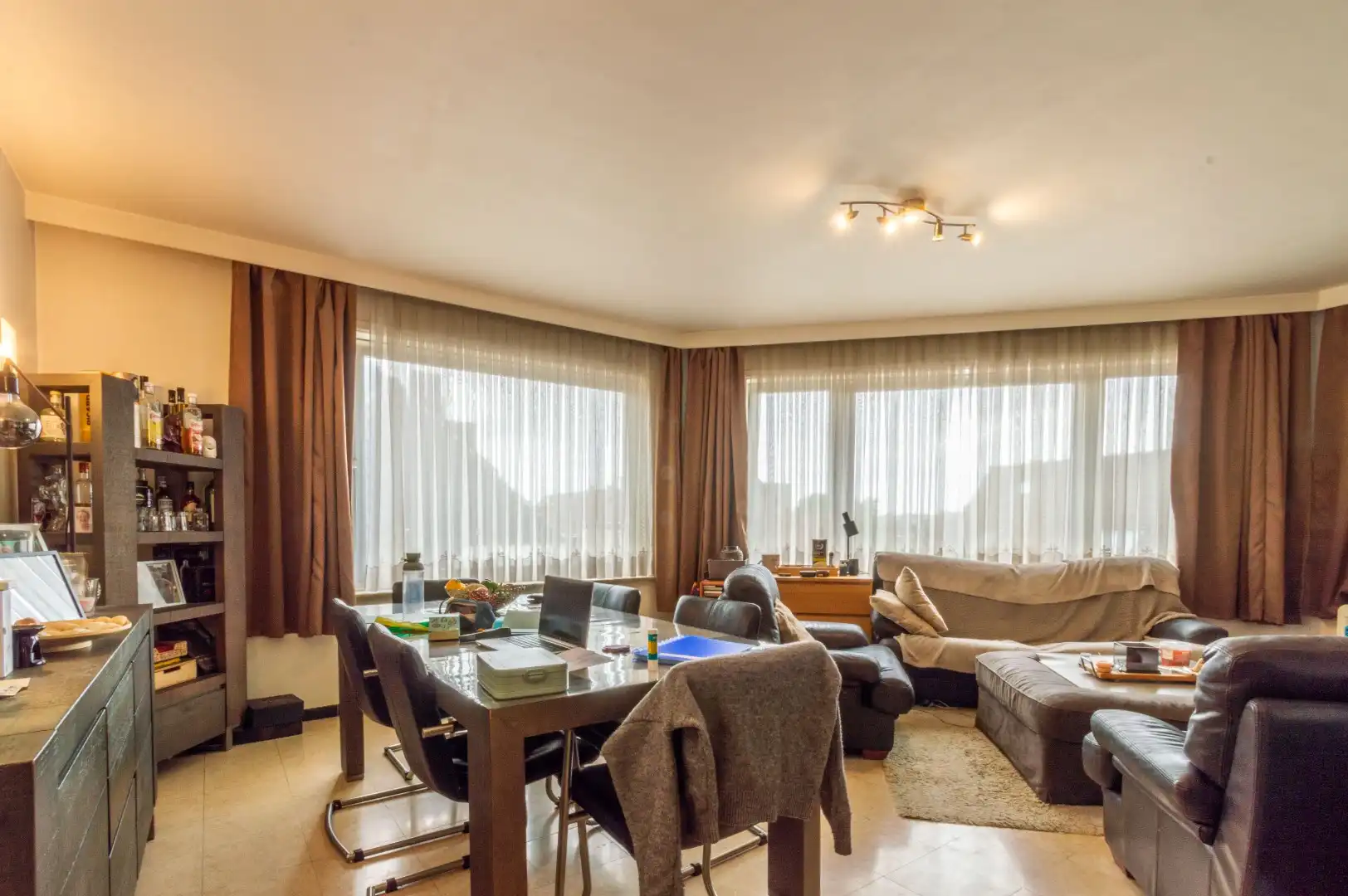 UITSTEKEND GELEGEN APP MET 2 SLAAPKAMERS + TERRAS! foto 3