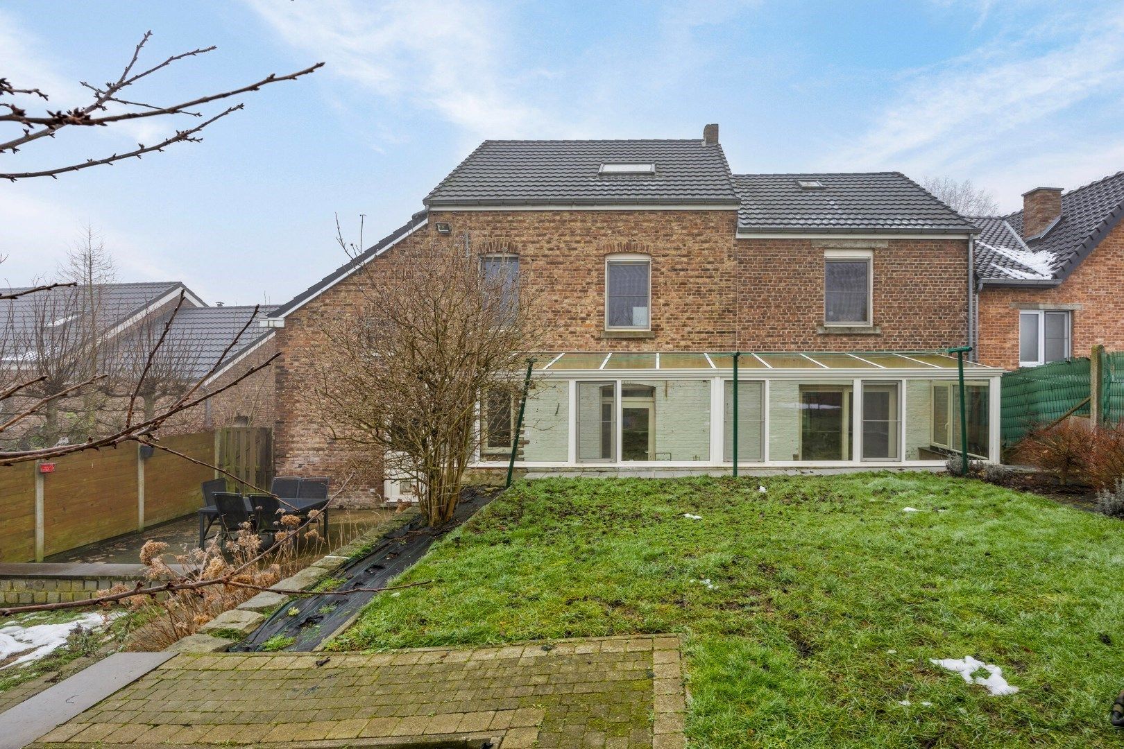 Grote gezinswoning met mooie tuin - landelijk gelegen in Heers-Vechmaal foto 2