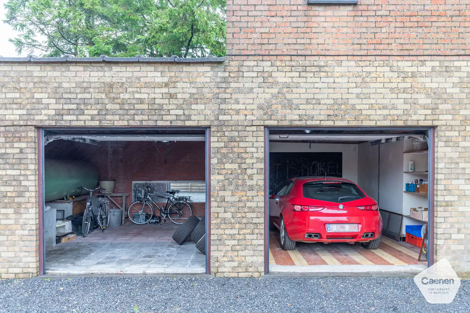 Uitzonderlijk ruime eigendom met wonen en werken onder één dak foto 17