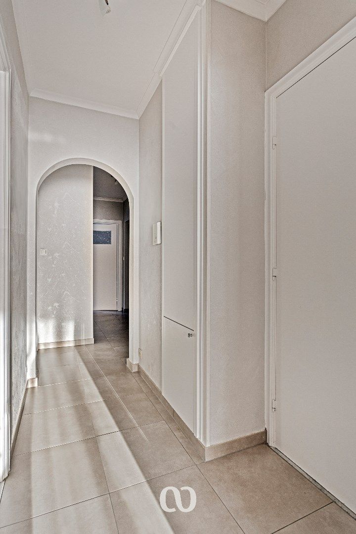 Instapklaar appartement met garagebox in Eine foto 6