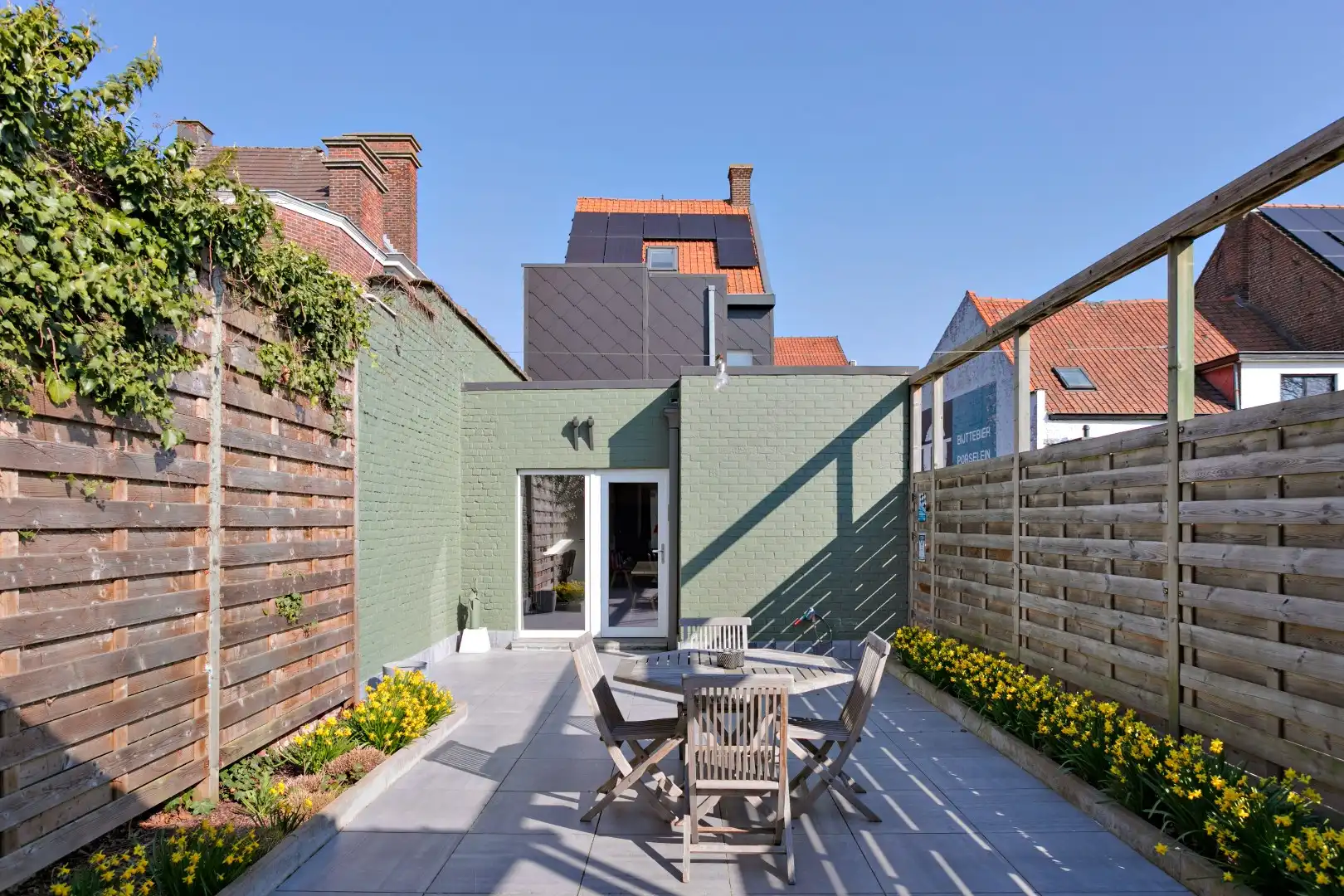 Stijlvolle gezinswoning met 3 slaapkamers en tuin. foto 19