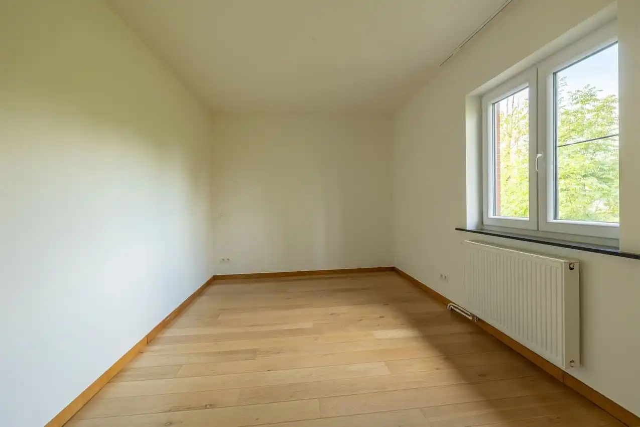 Volledig gerenoveerde woning met 3 slpk., veranda en magnifiek zicht vandaaruit foto 33