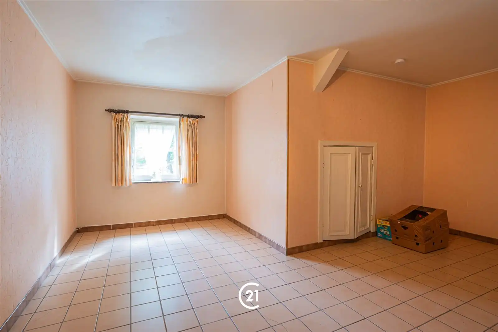 Een ruime woning met karakter, tuin, garage op een interessante locatie.  foto 16