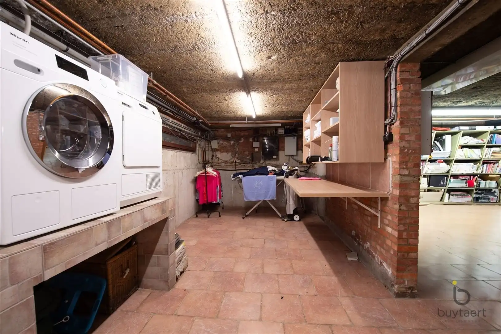 Villa met praktijk of  kangoeroewoning en Zuid - West tuin. foto 43