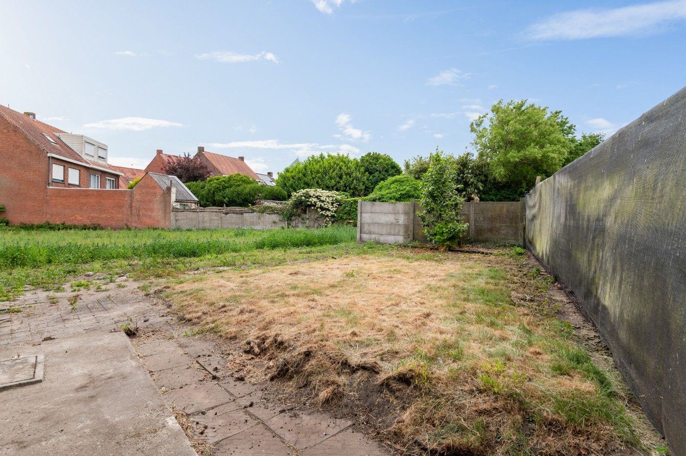 Karaktervolle, te renoveren woning met 4 slpk., garage en tuin foto 25