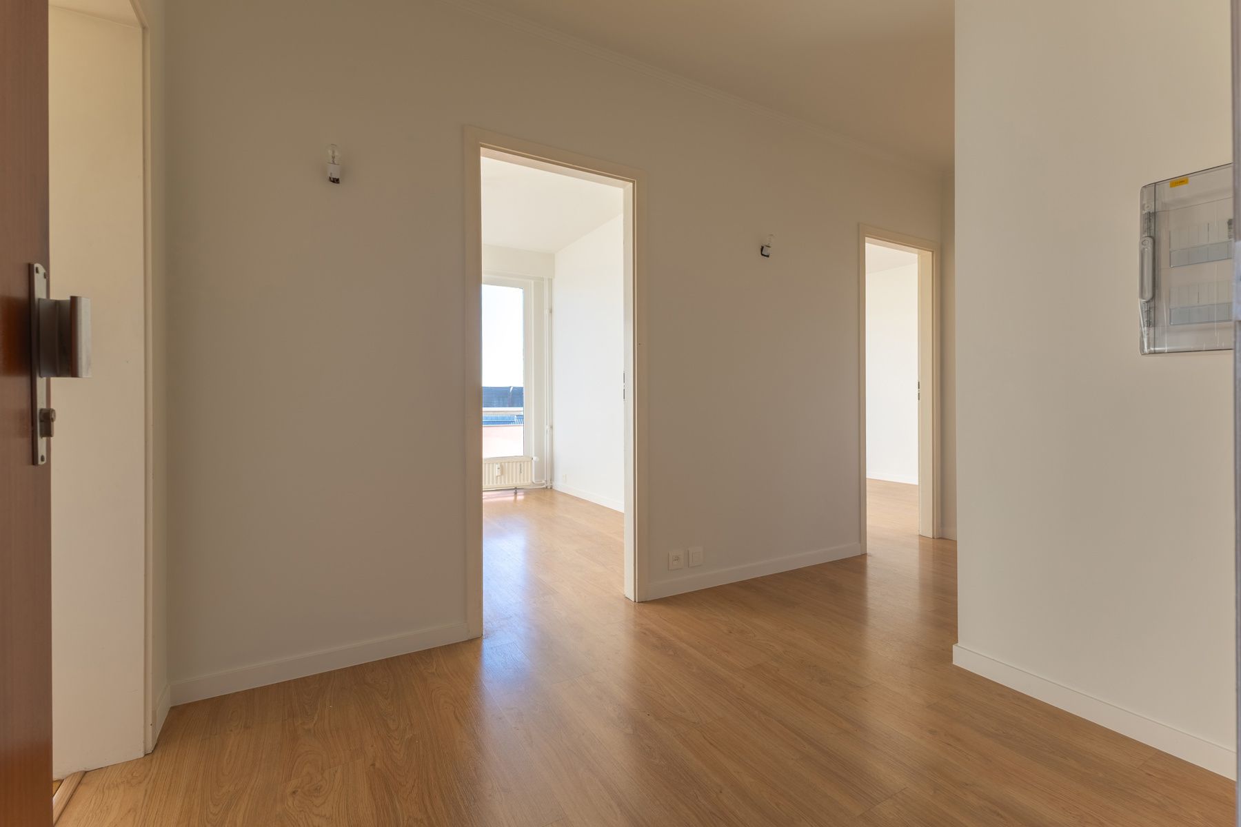 Vernieuwd appartement met 2 slaapkamers en een groot terras foto 6