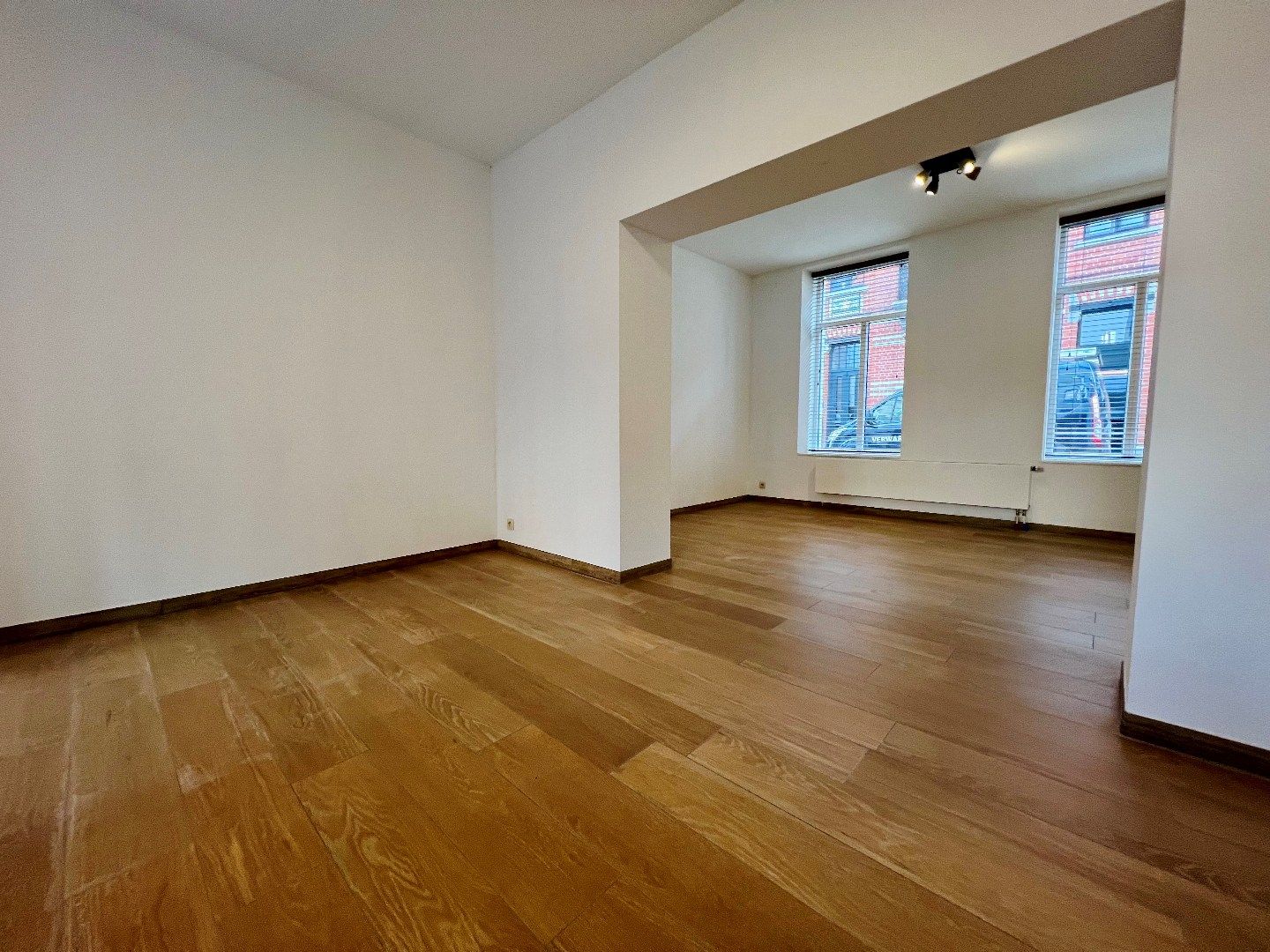 Gerenoveerde rijwoning met 3 slaapkamers en koer met prachtig zicht in centrum Tienen foto 3